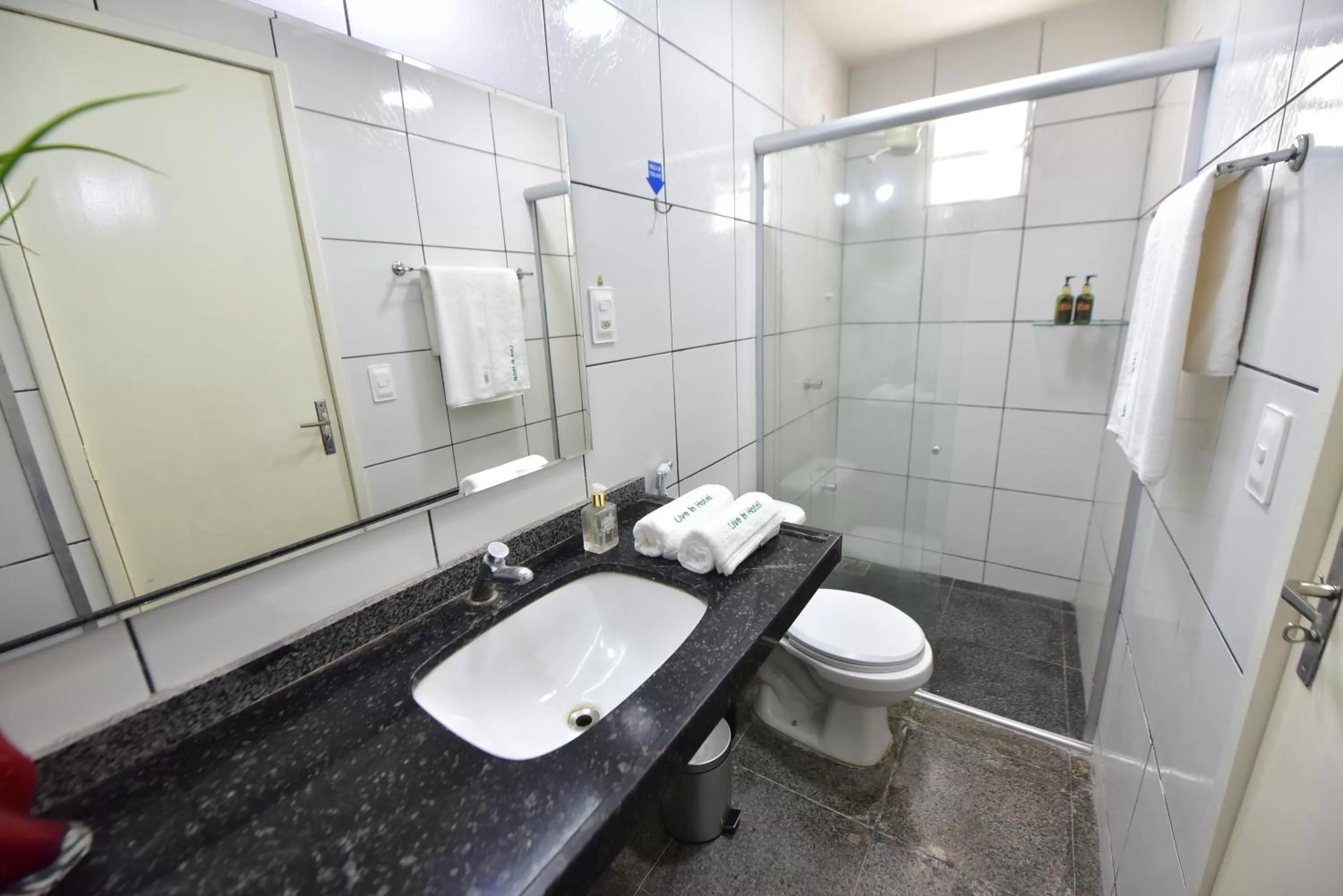 Bathroom in LIVE IN FORTALEZA HOTEL