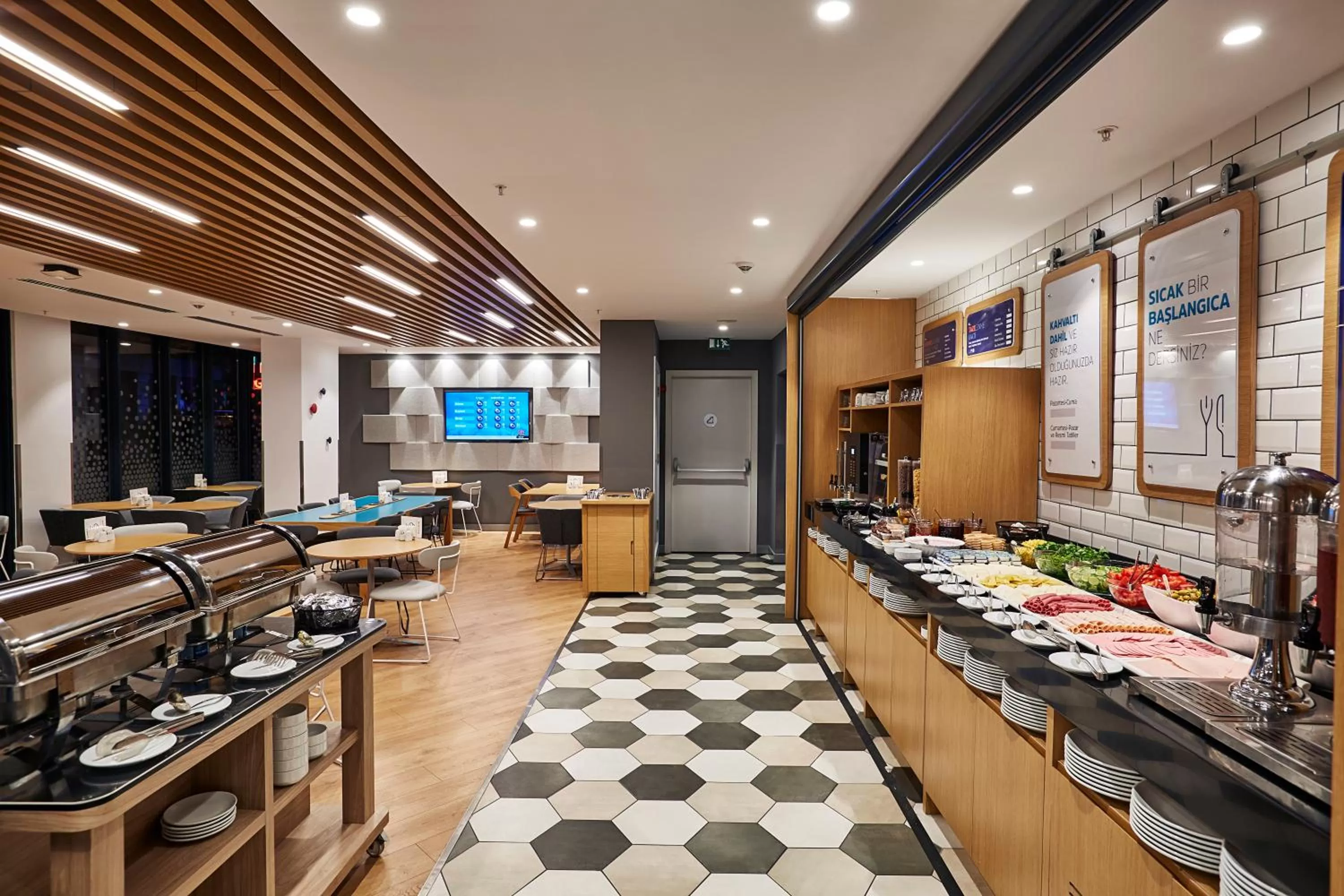 Breakfast in Holiday Inn Express - Istanbul - Atakoy Metro by IHG