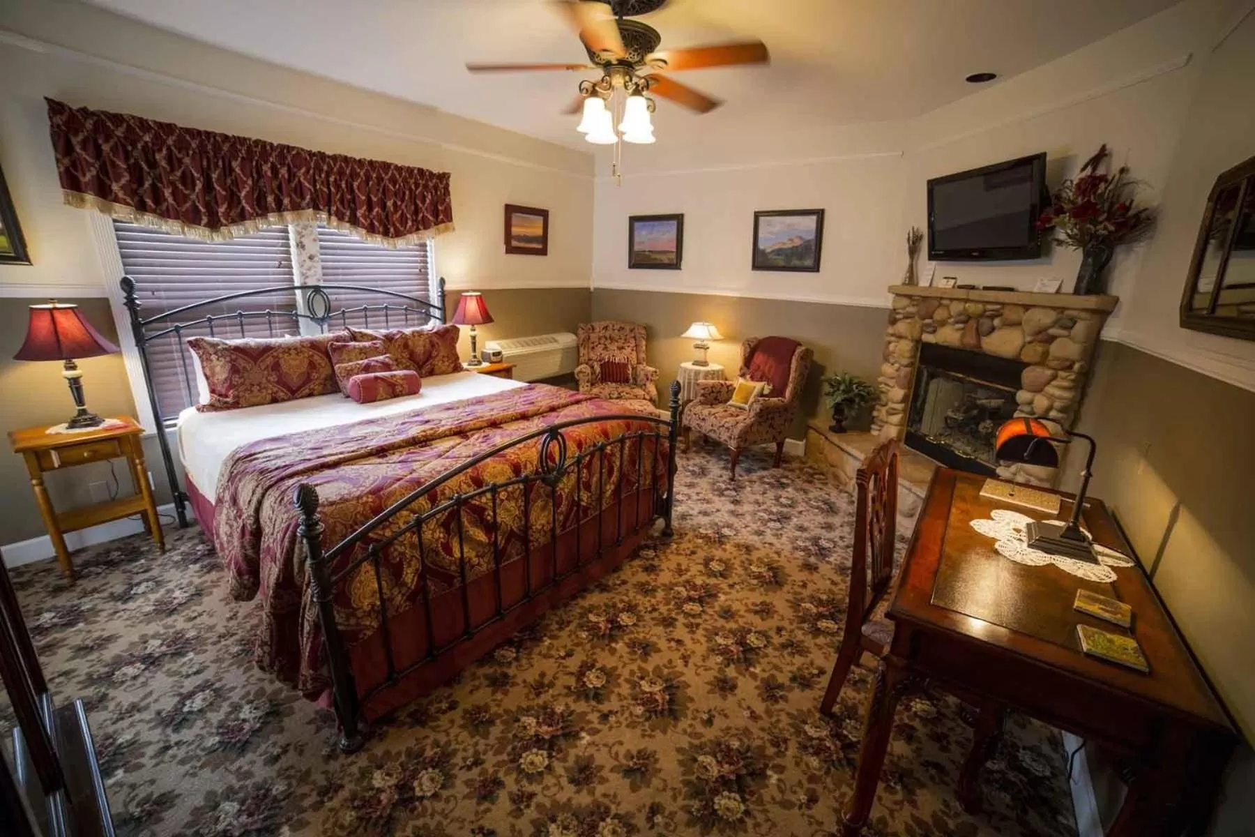 Photo of the whole room, Bed in ForFriends Inn Wine Country Bed and Breakfast