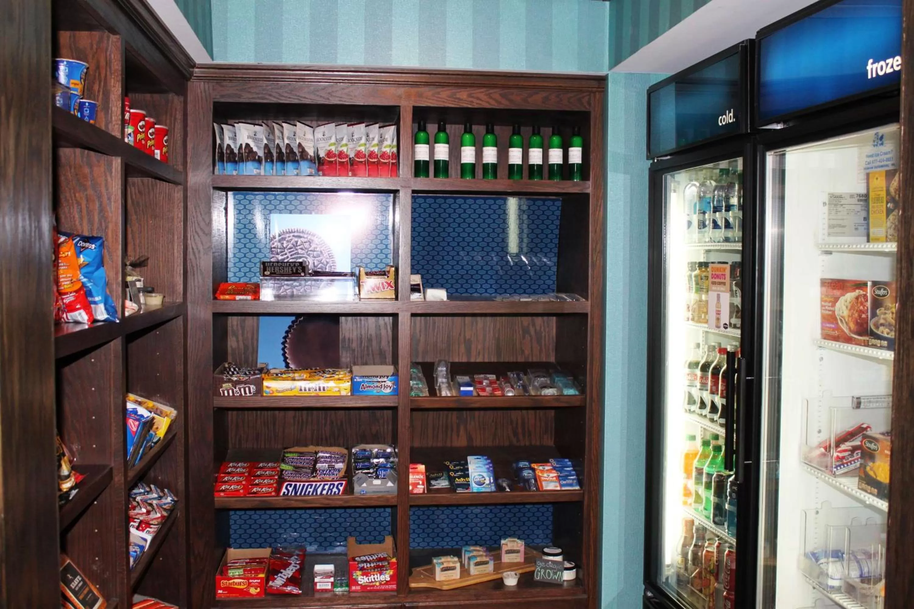 Restaurant/places to eat in Hampton Inn Perry