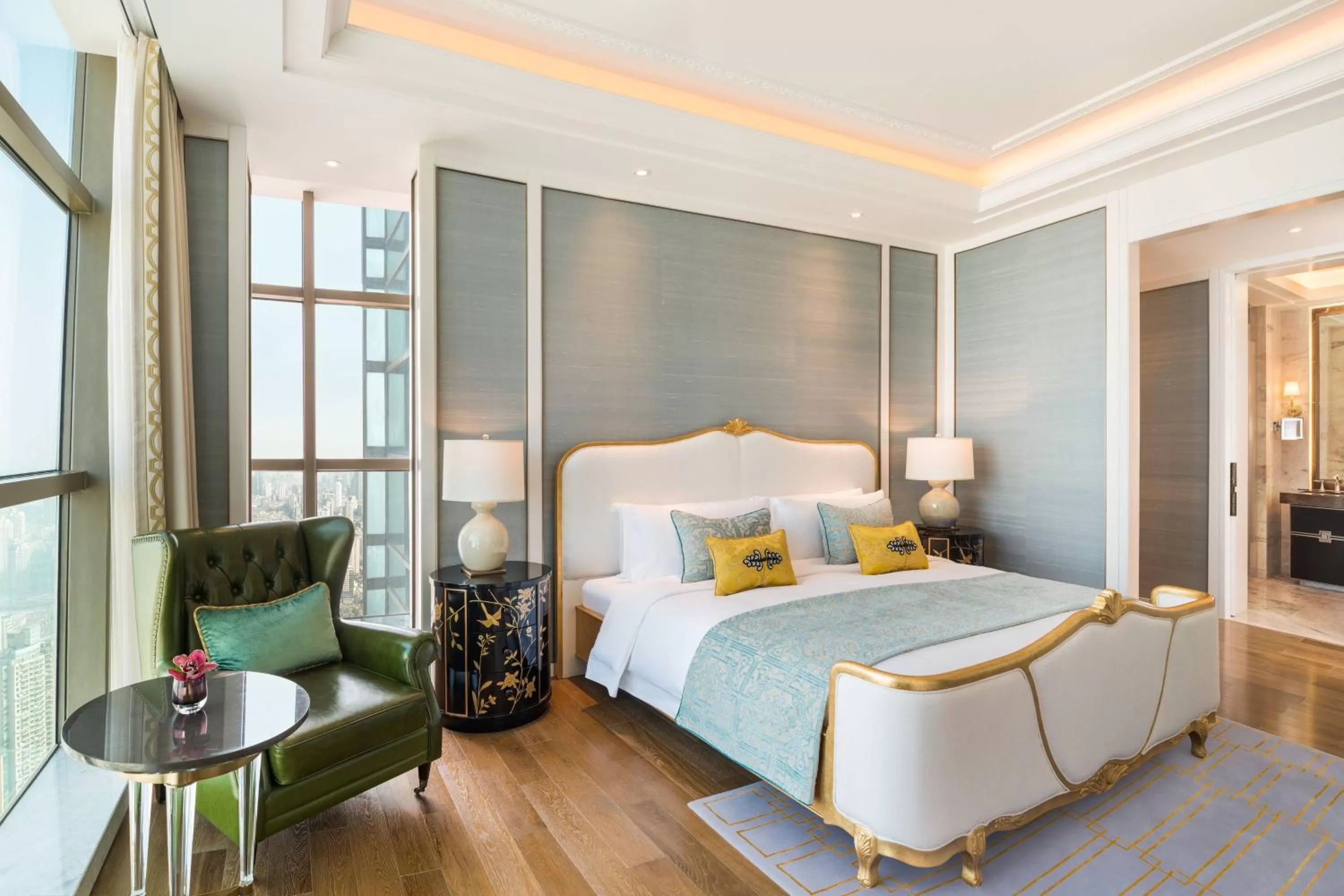 Bedroom, Bed in The St Regis Shanghai Jingan