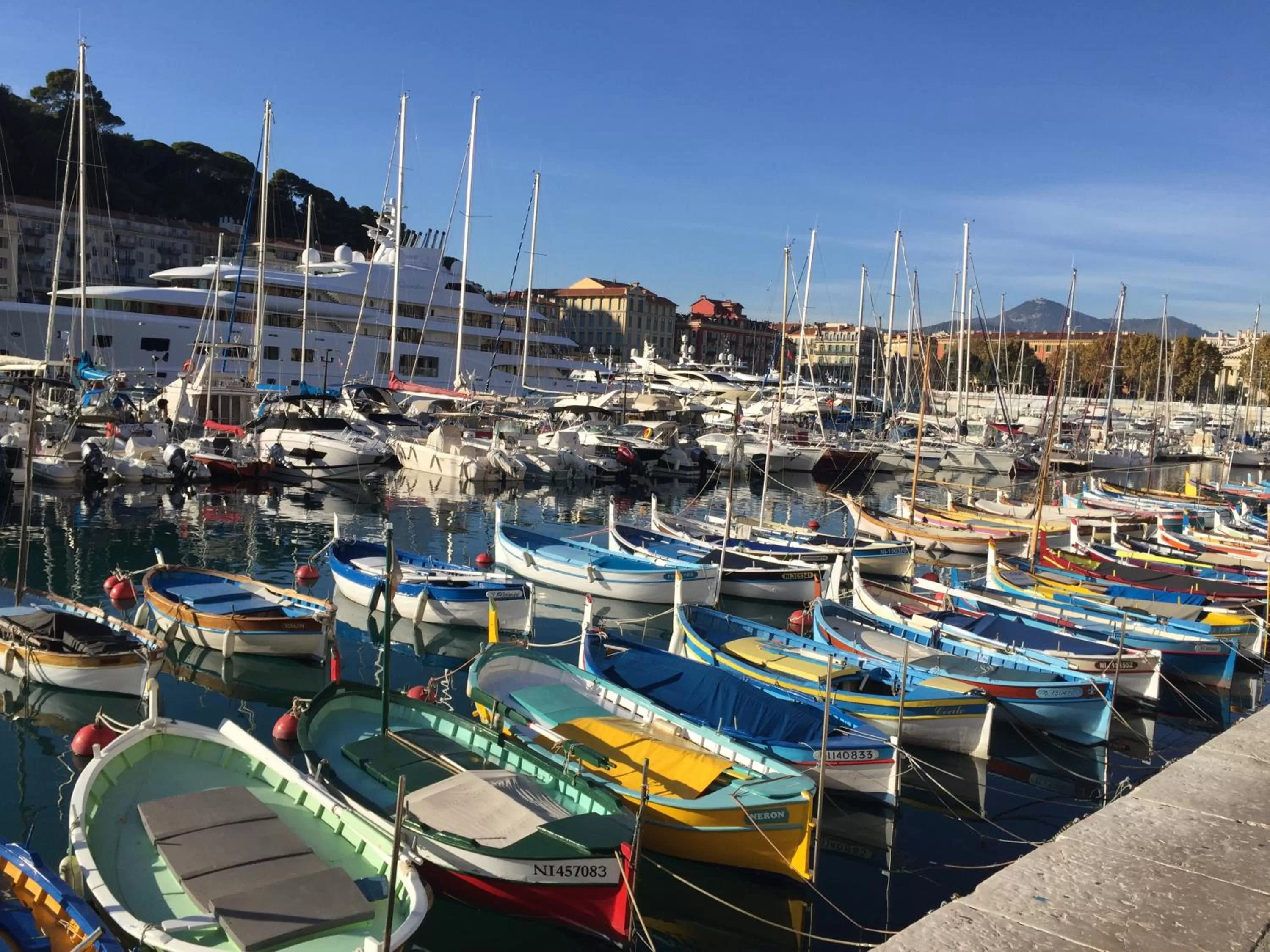 Nearby landmark in Chambre et sa salle de bain privée cocooning labellisée