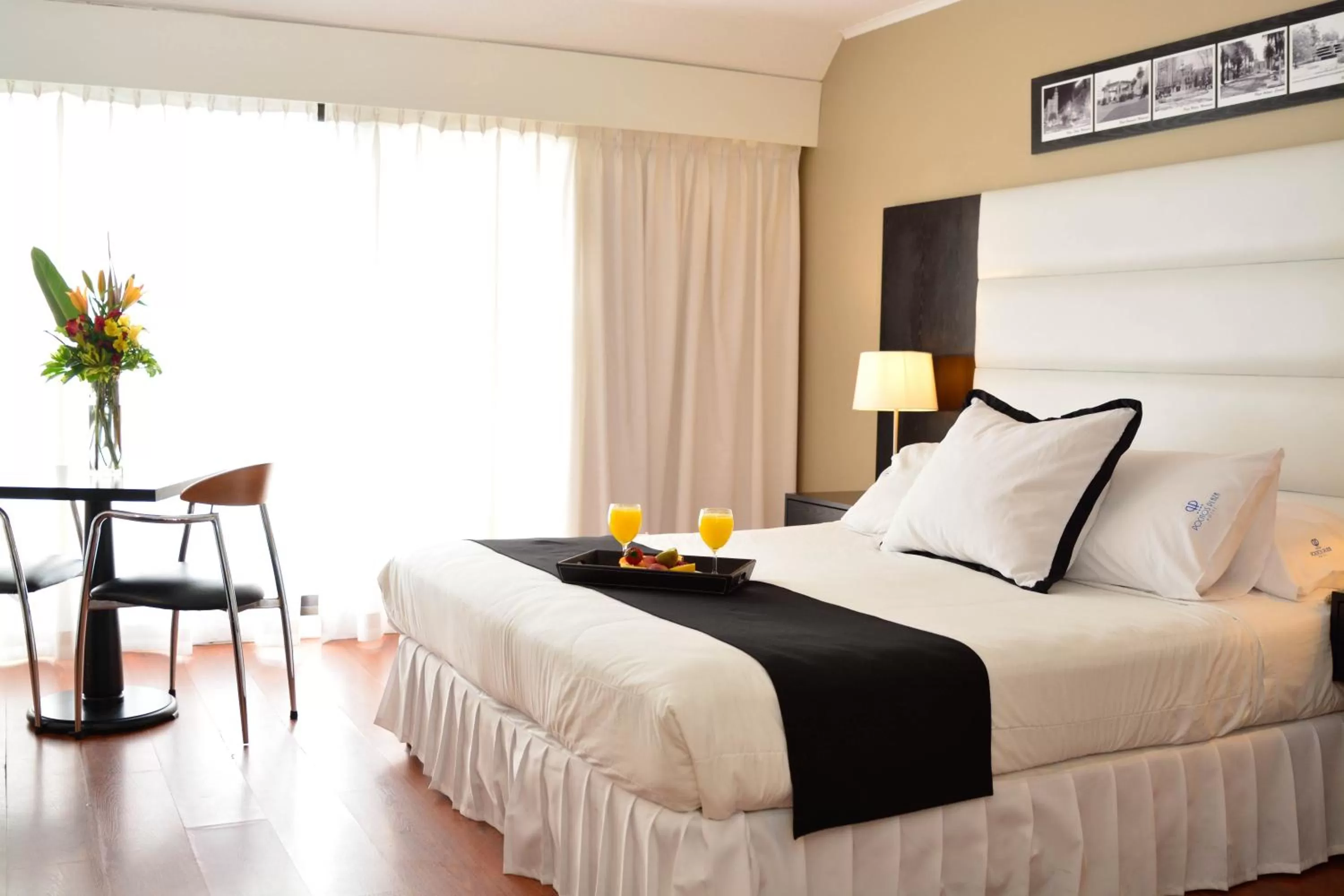 Photo of the whole room, Bed in Pocitos Plaza Hotel