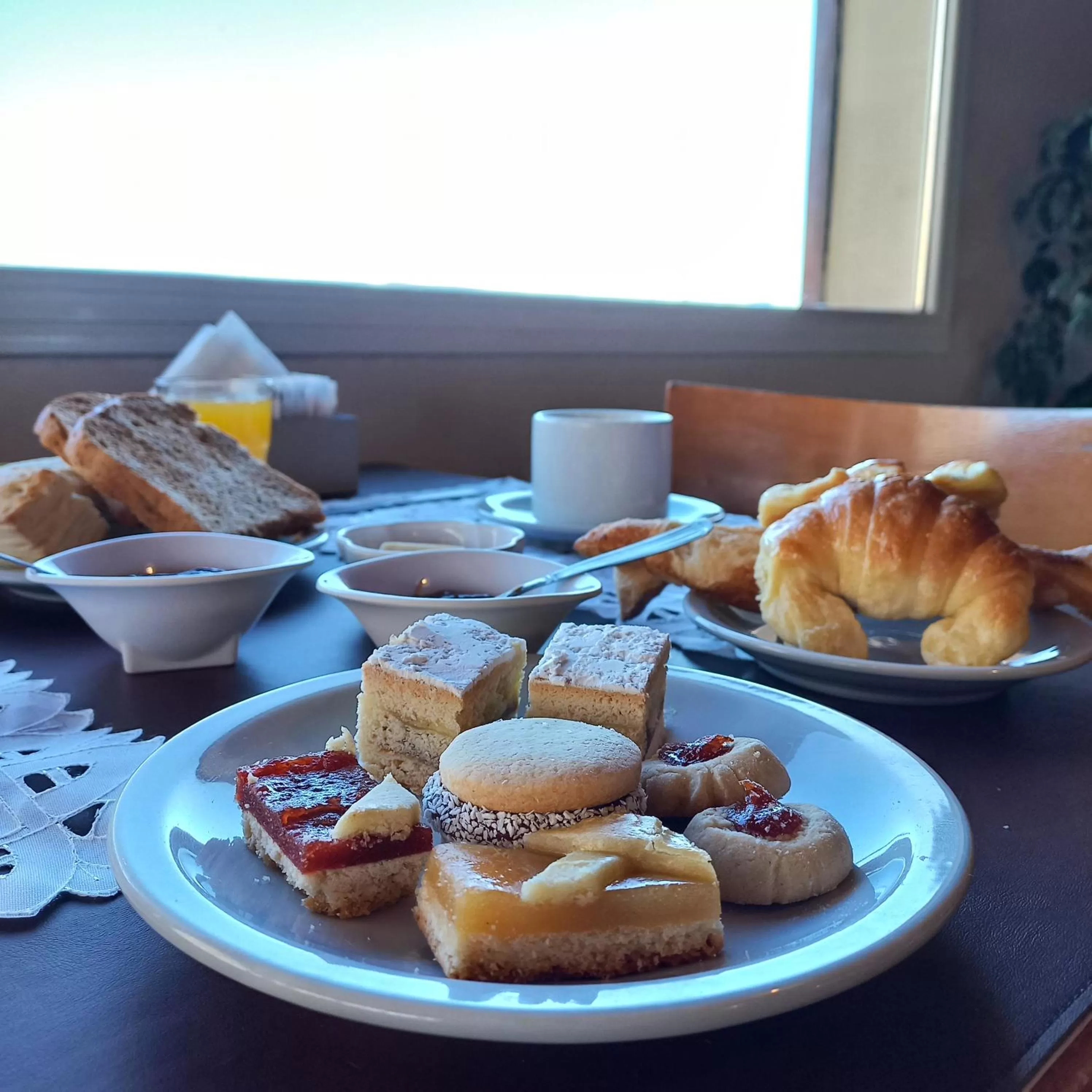 Breakfast in Tierra Tehuelche Hostería y Aparts