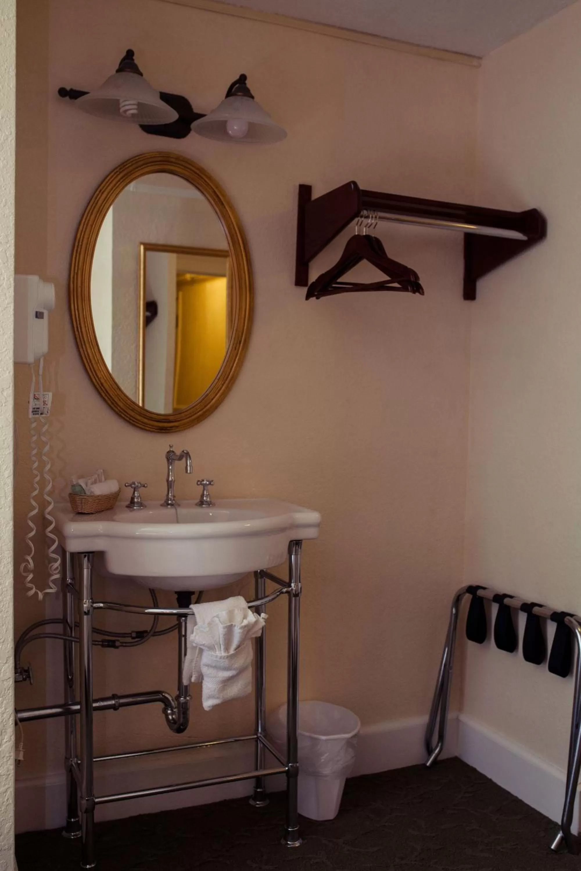 Bathroom in Gilmore Hotel, Trademark Collection by Wyndham