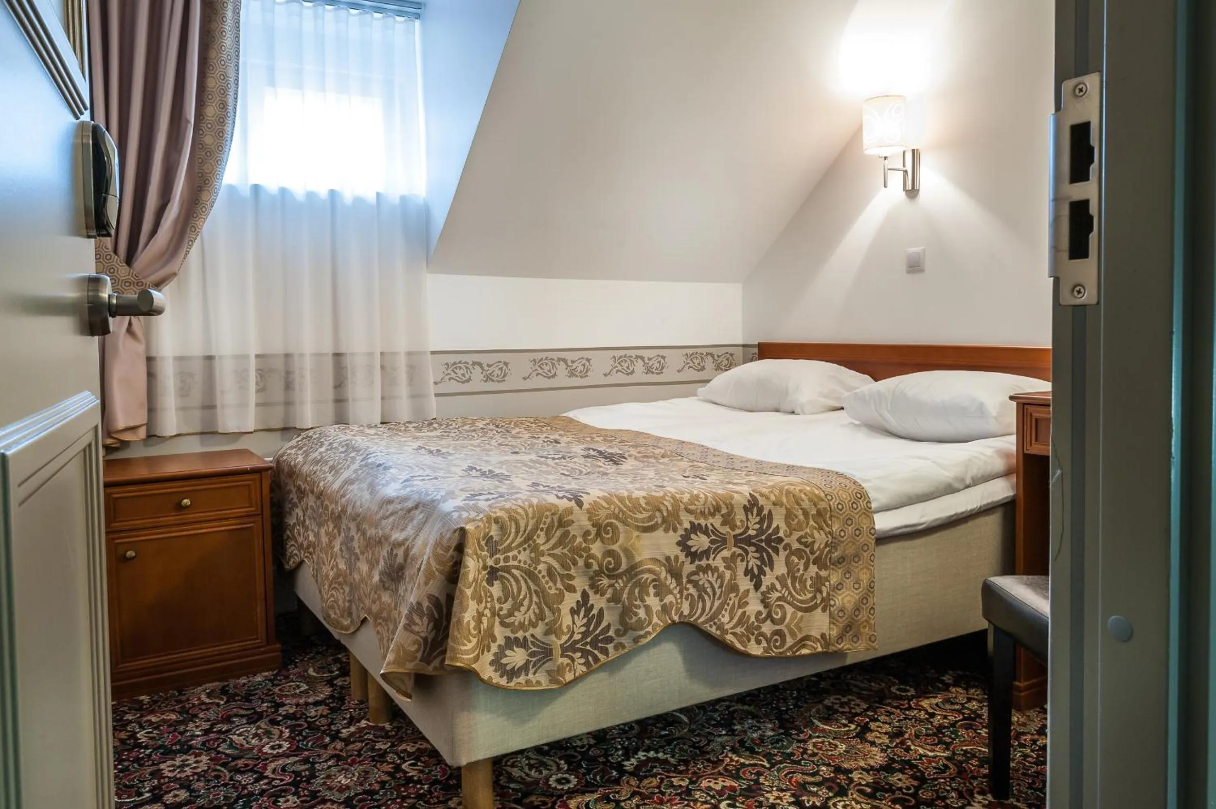 Bedroom, Bed in Three Crowns Residents