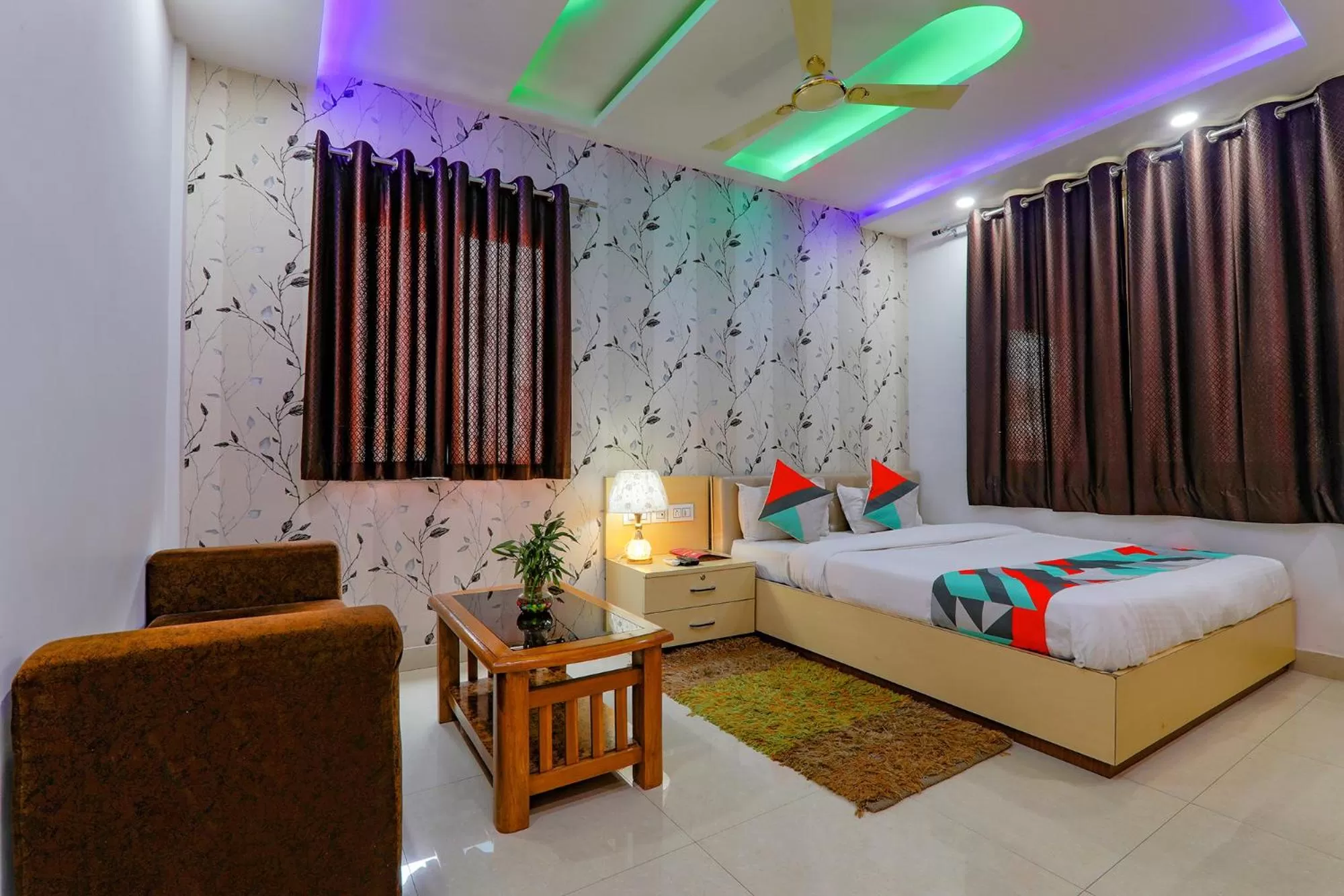 Photo of the whole room, Bed in Via Moti Mahal - Sarnath museum