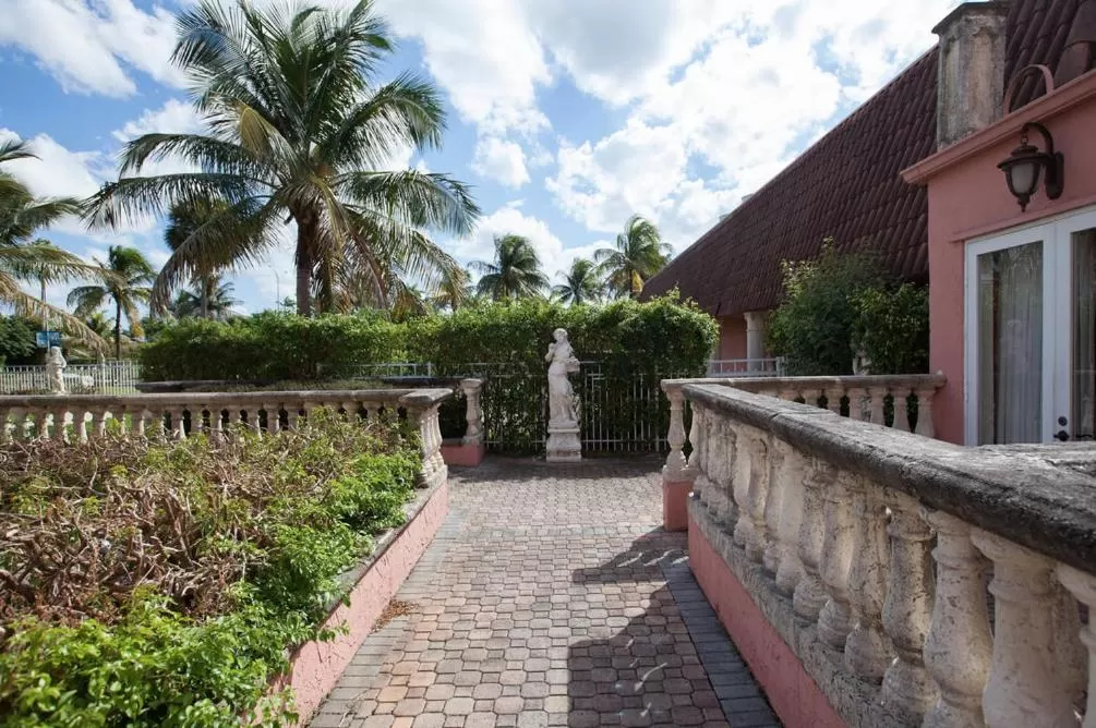 Balcony/Terrace in Miami Gardens Inn & Suites