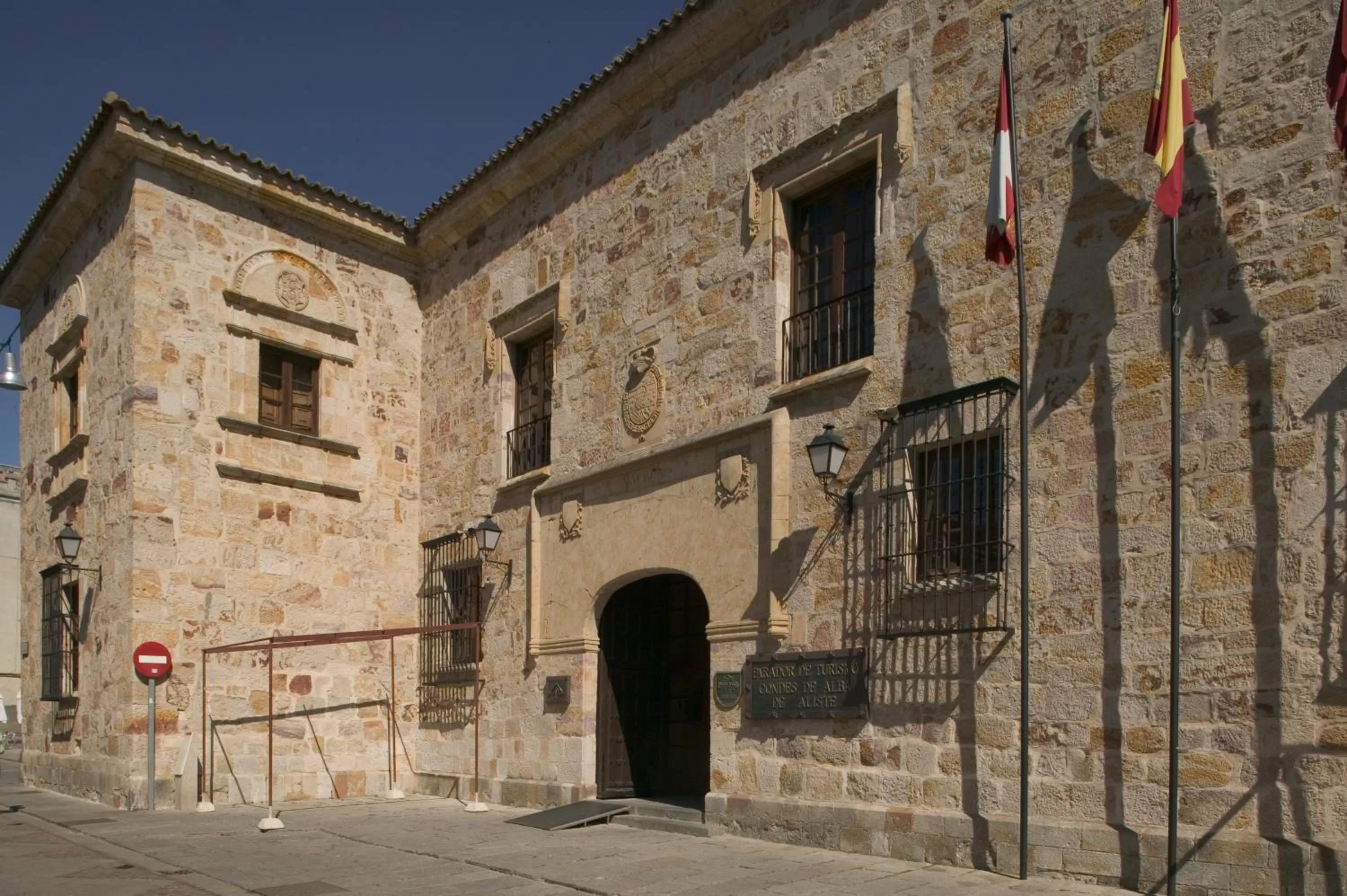 Facade/entrance in Parador de Zamora