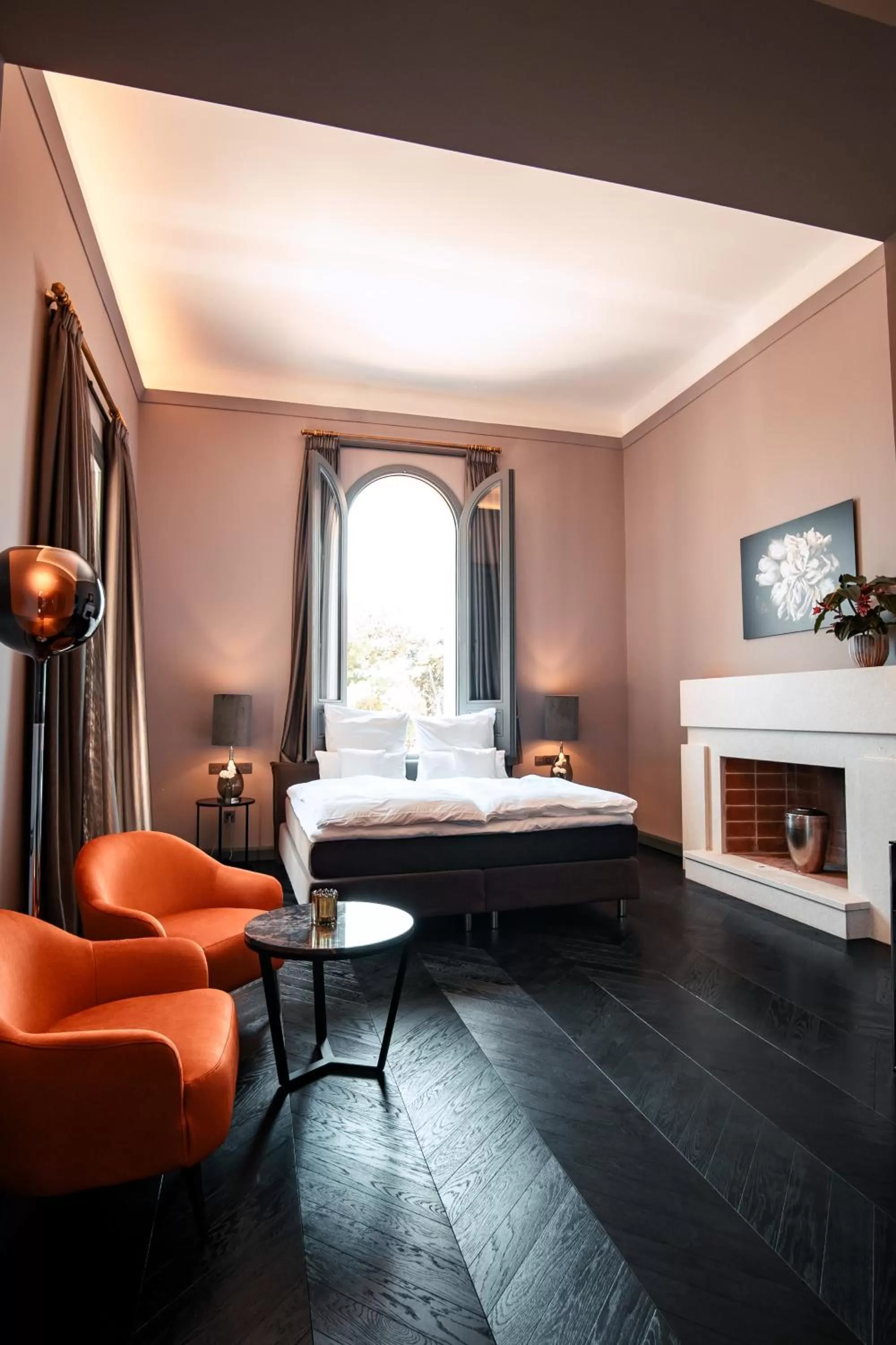 View (from property/room), Bed in Sa Suites