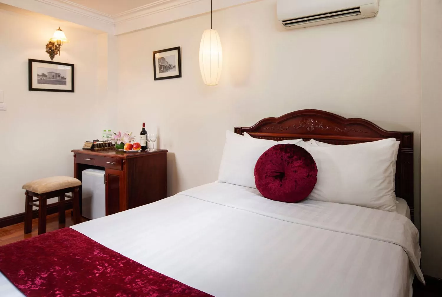 Breakfast, Bed in Hanoi Golden Moon Hotel & Travel