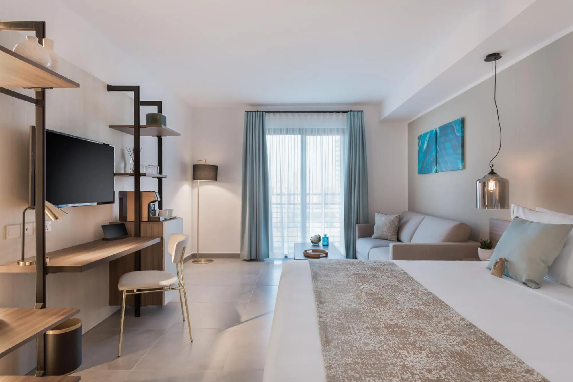 Photo of the whole room, Bed in 1926 Le Soleil Hotel & Spa