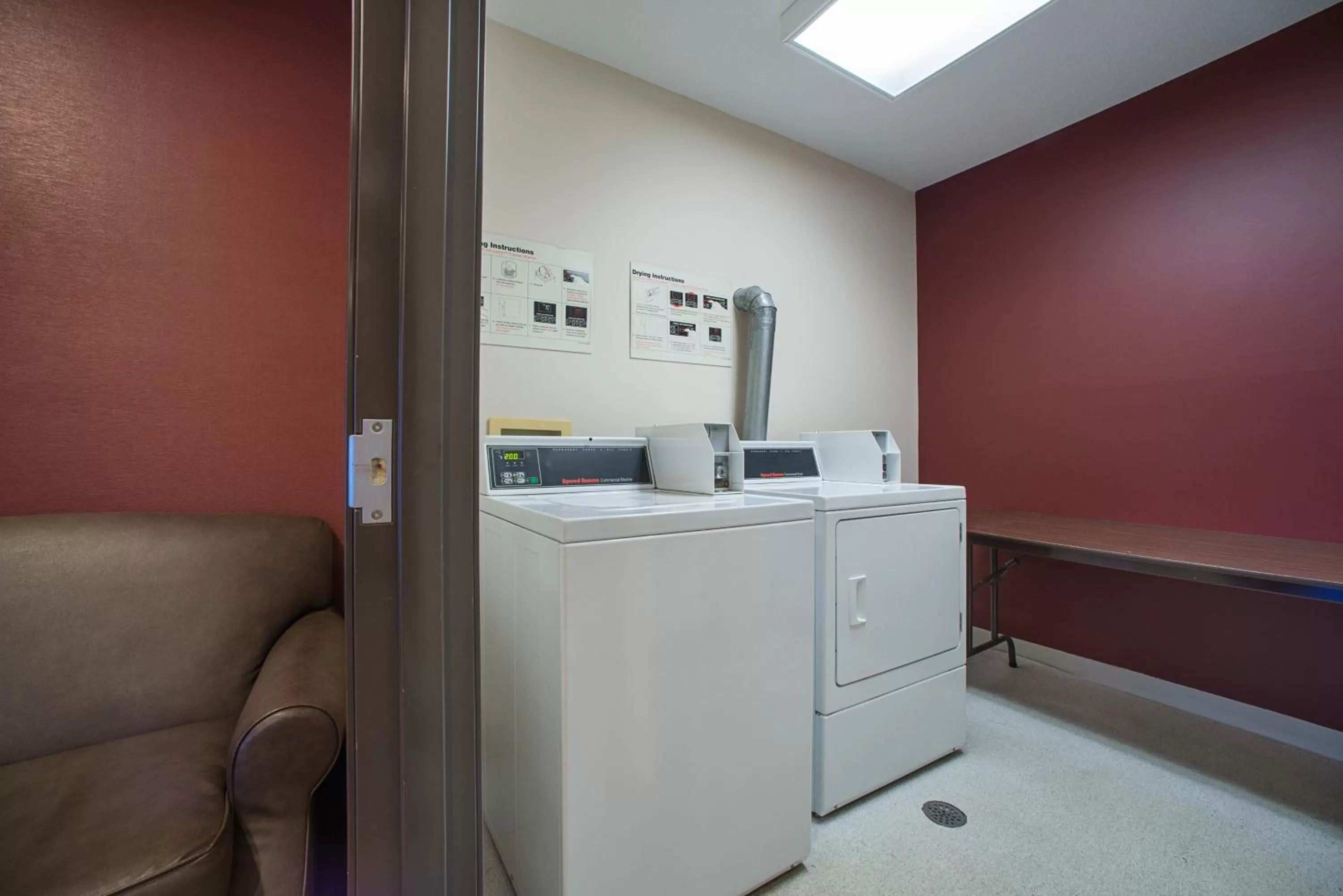 laundry in Red Roof Inn St Louis - Troy, IL