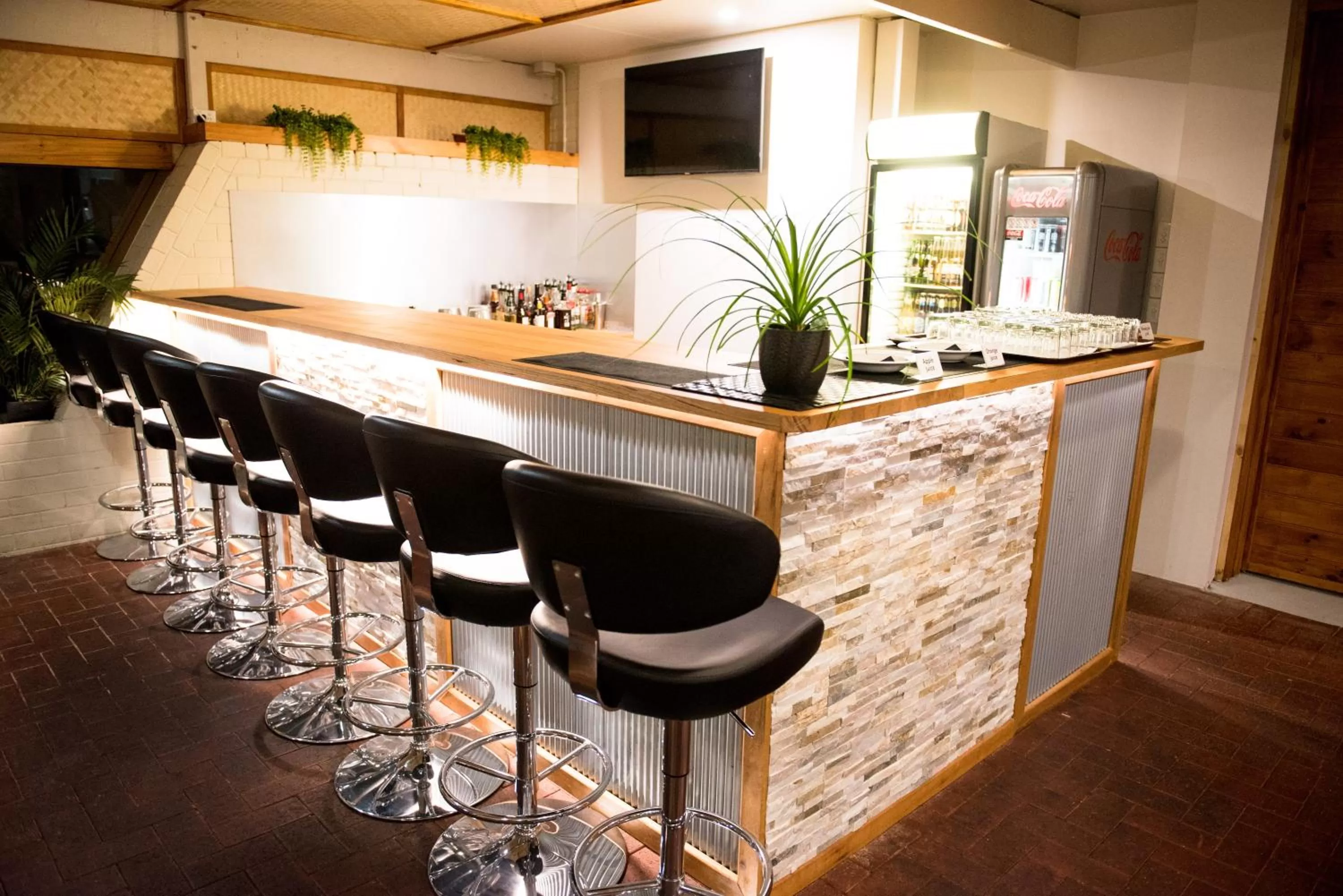 Lounge or bar in Hospitality Carnarvon, SureStay Collection by Best Western
