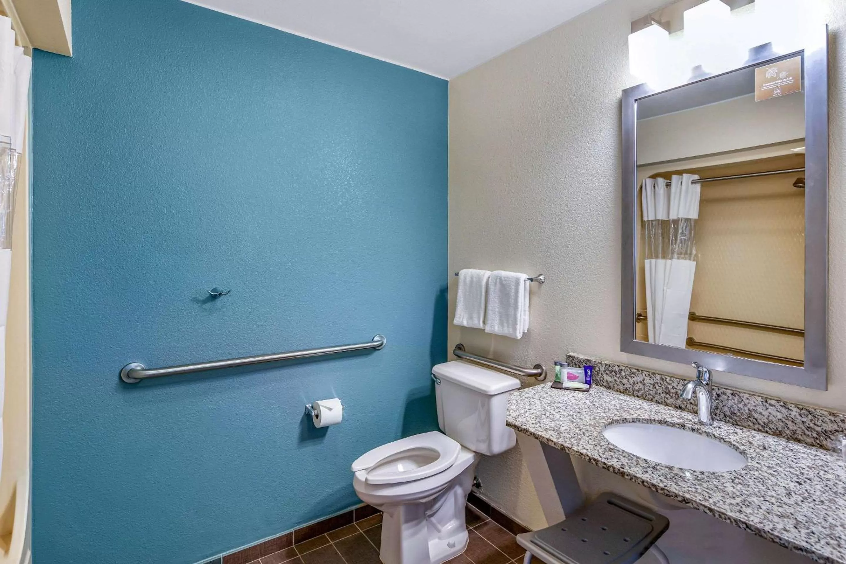 Bathroom in Sleep Inn near Washington State Line