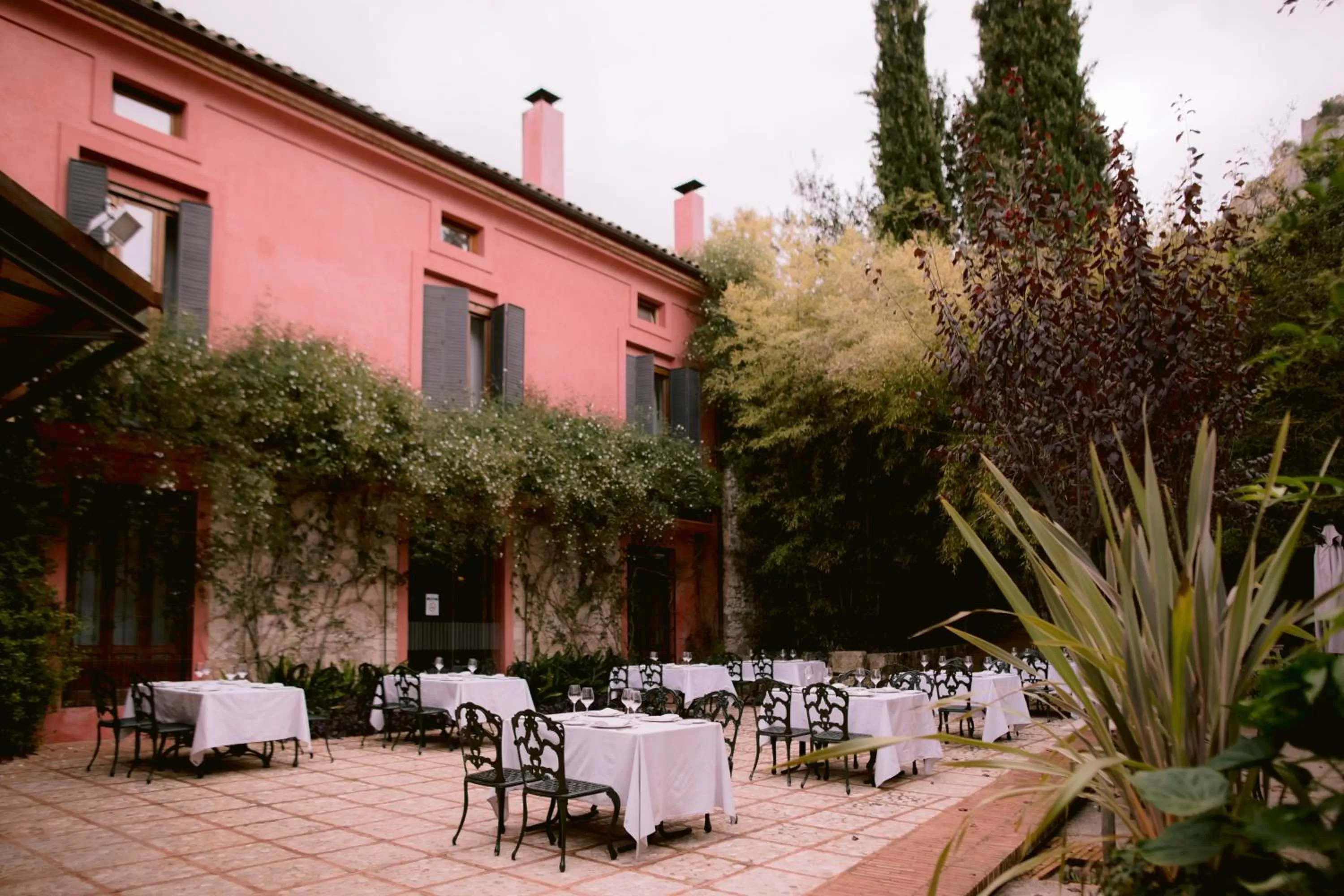 Restaurant/places to eat in Mont-Sant