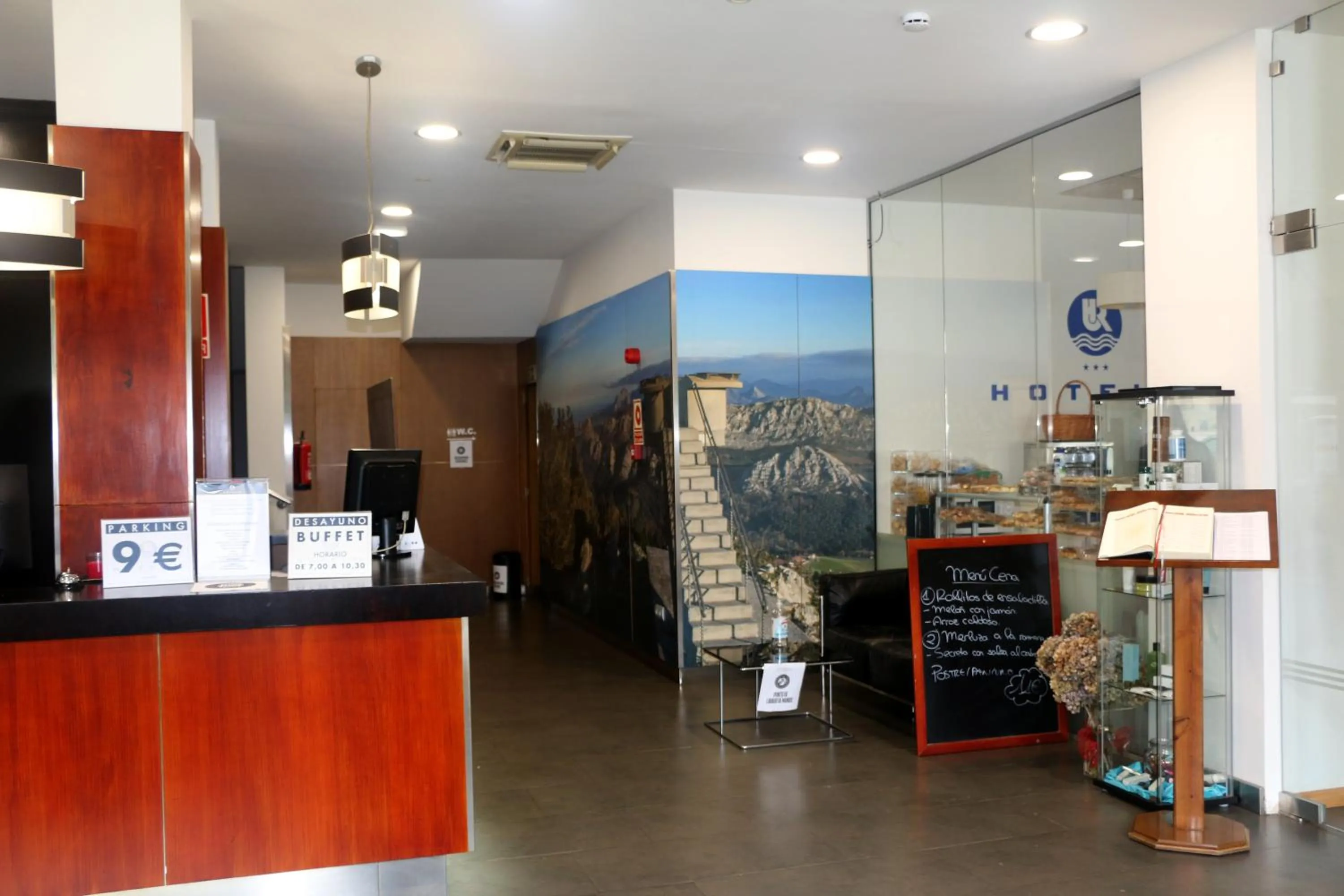 Lobby or reception in Hotel 44