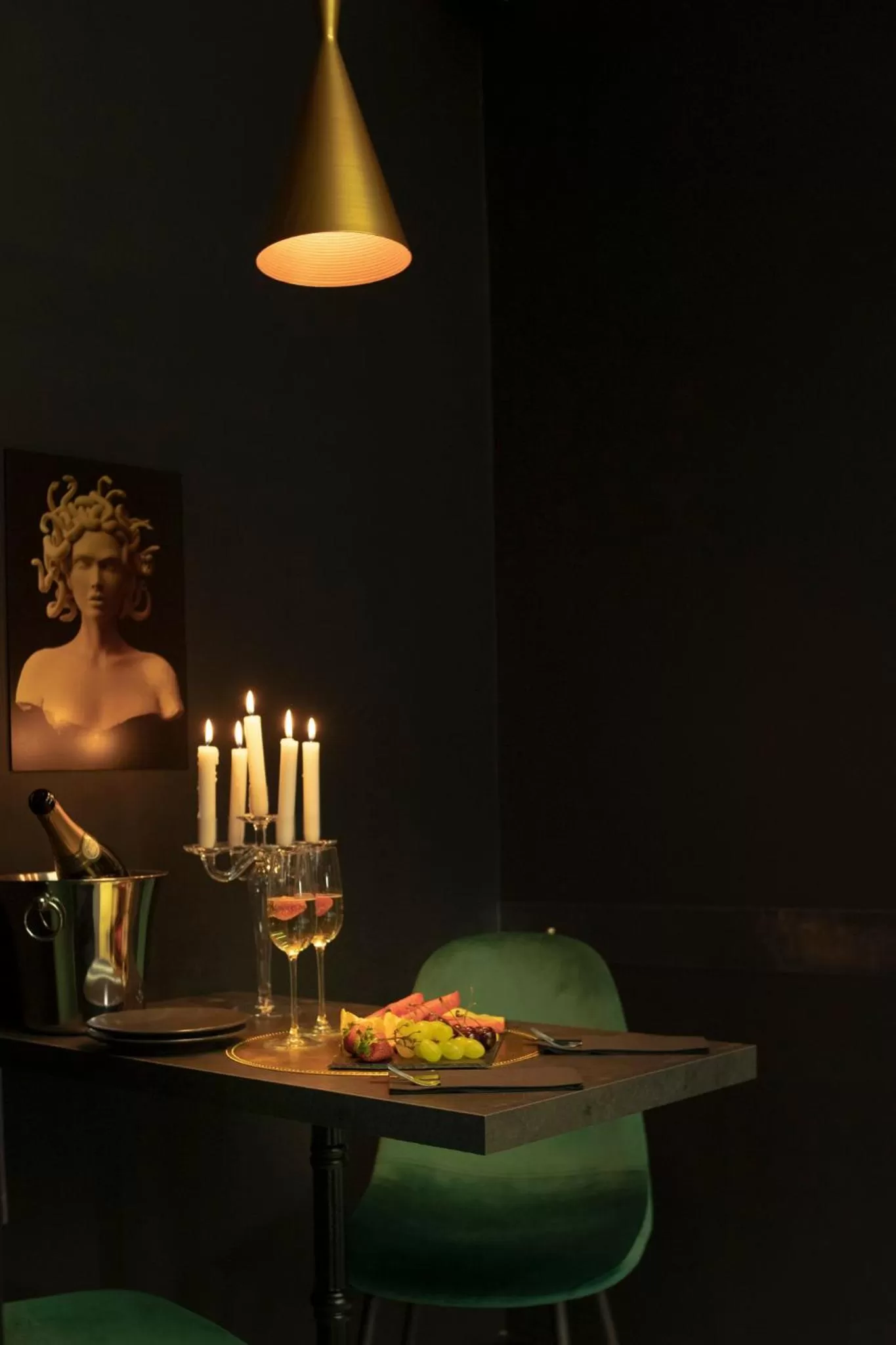 Food and drinks in Love Suite Roma - Il Nido d'Amore