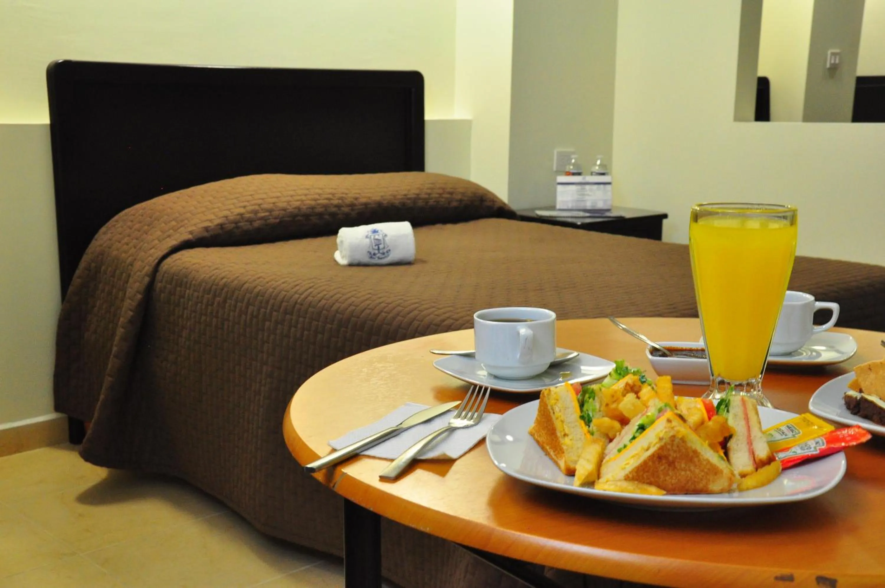 Food and drinks, Bed in Hotel Imperial