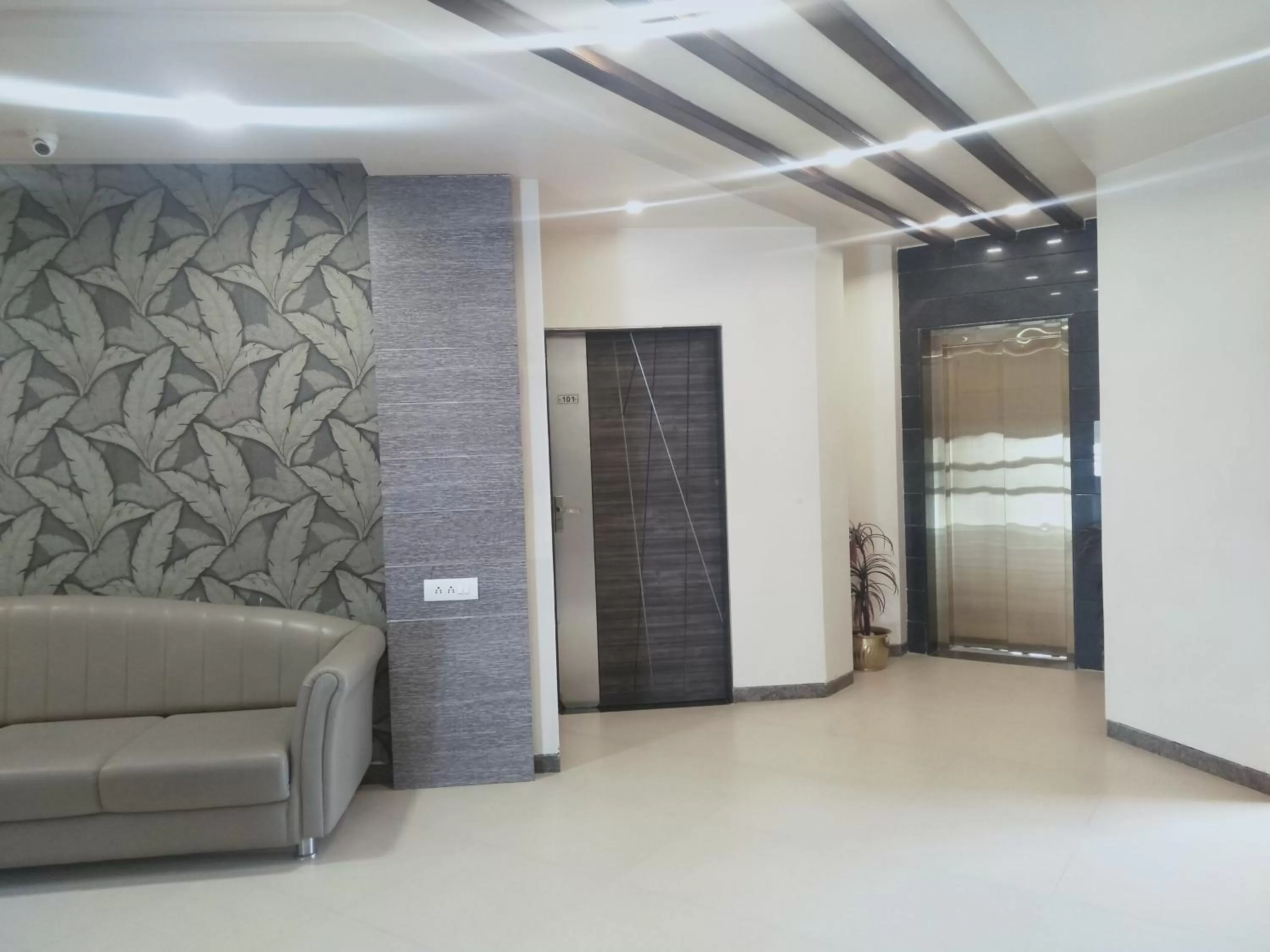 elevator in Hotel Udayanraje Palace