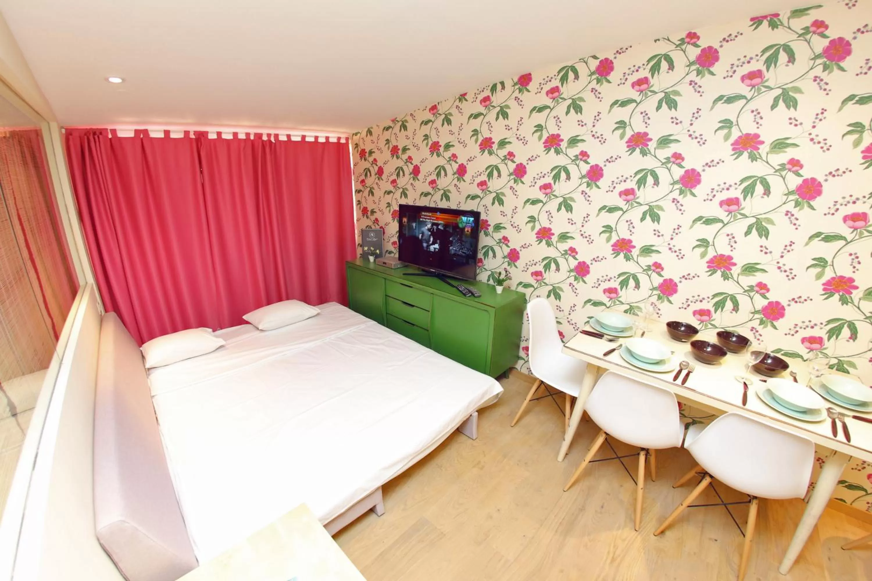 Bed in Central Apartments Integrated Hotel