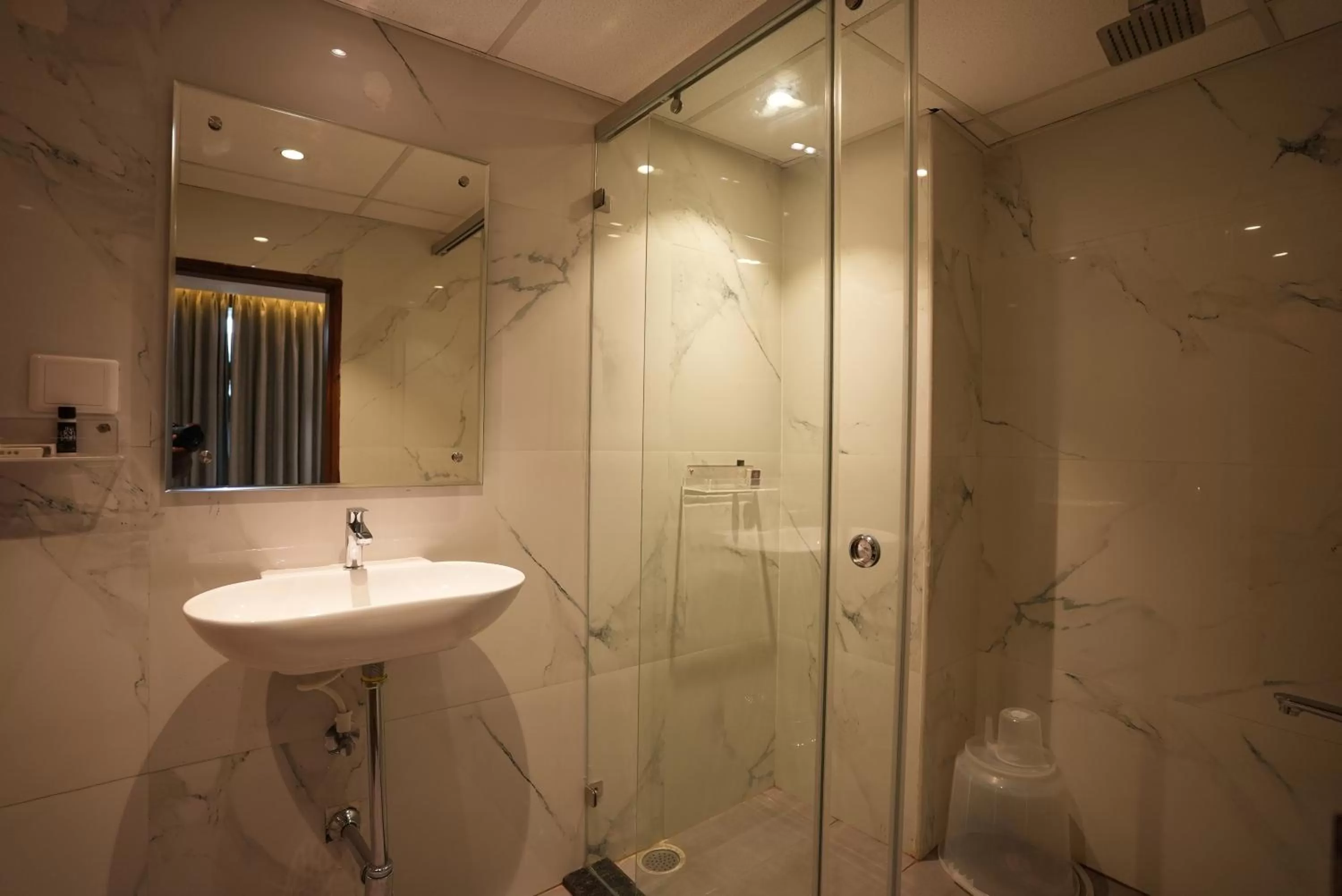Shower in Eden Park Boutique Hotel