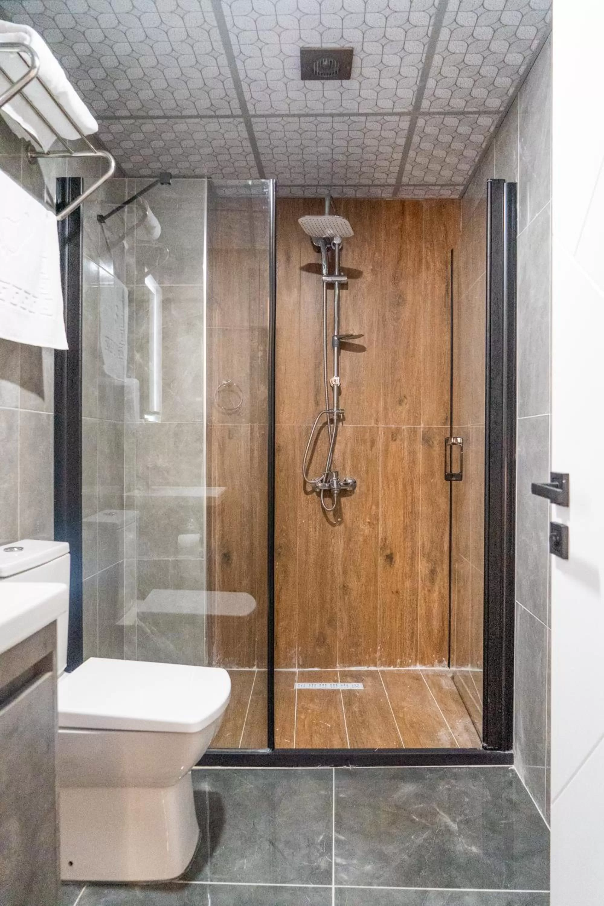 Shower in GRAND MOON HOTEL