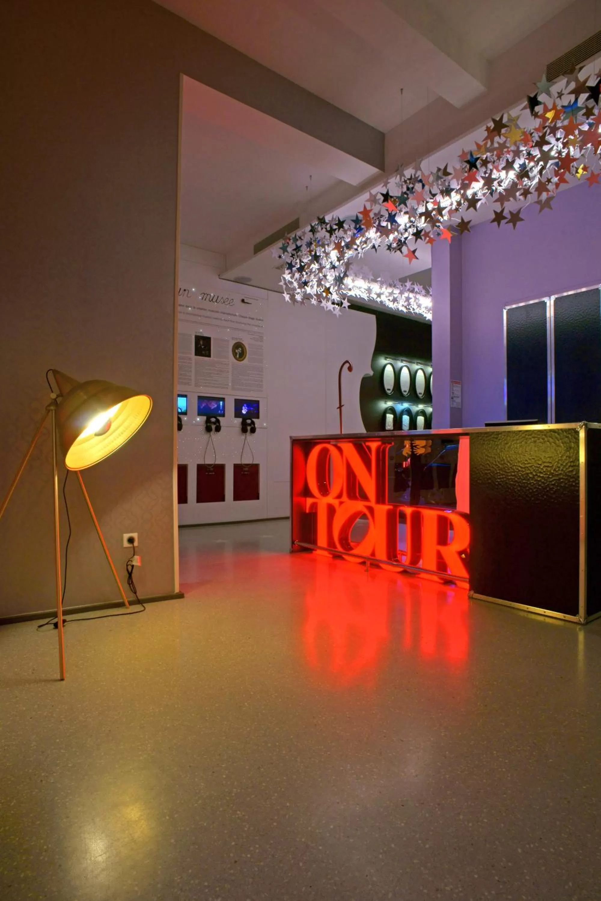 Property building in Hôtel du Triangle d'Or