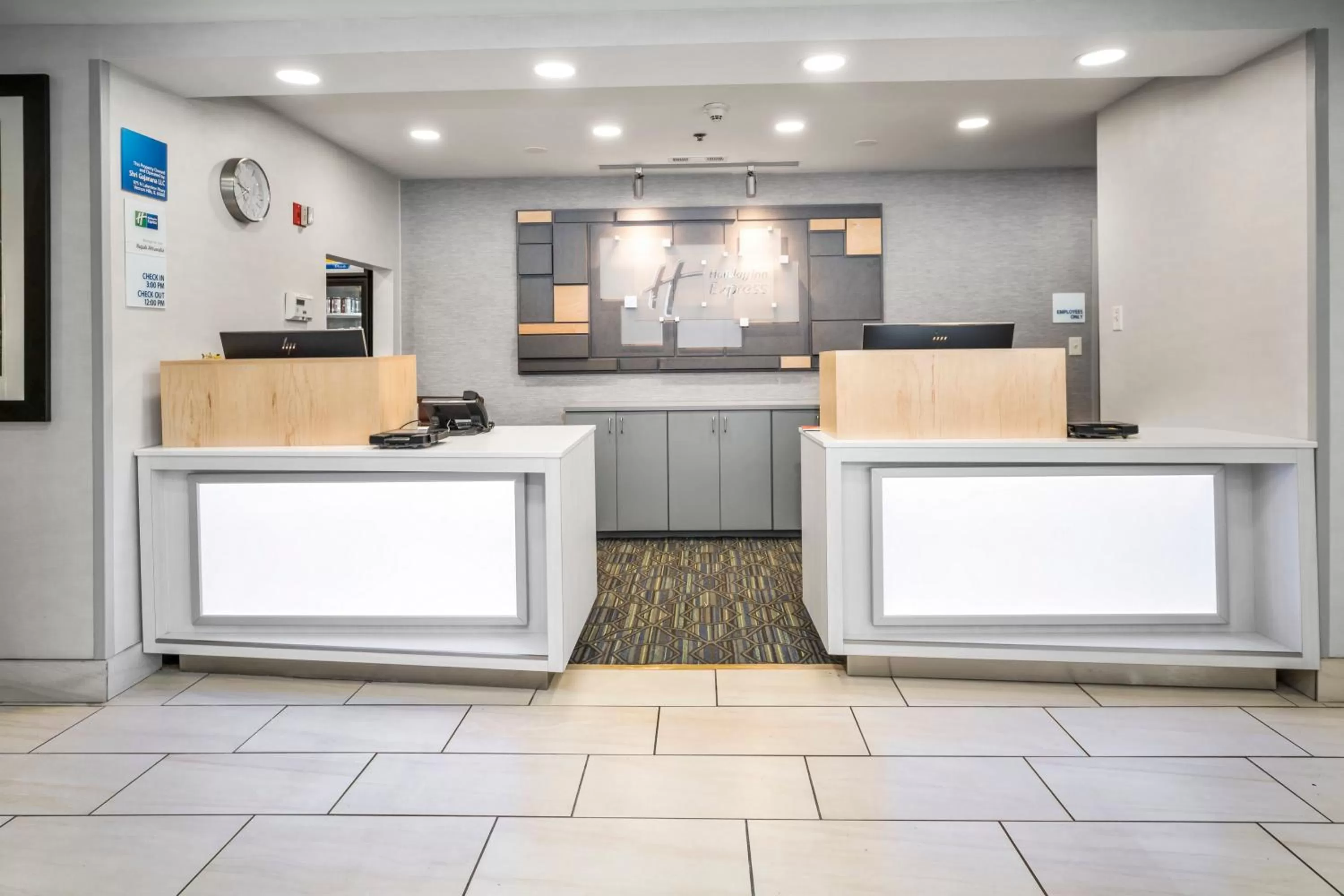 Property building in Holiday Inn Express Chicago Northwest-Vernon Hills by IHG