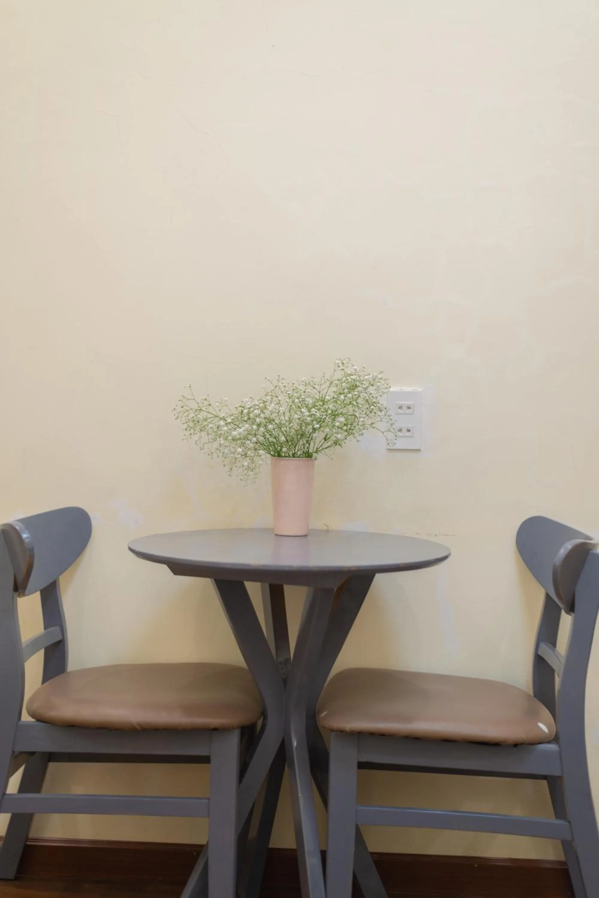 hair dresser in Tasme Hotel