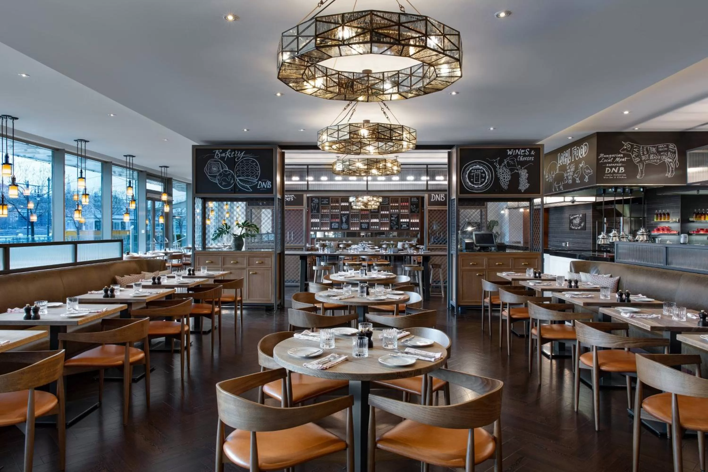 Restaurant/places to eat in Budapest Marriott Hotel