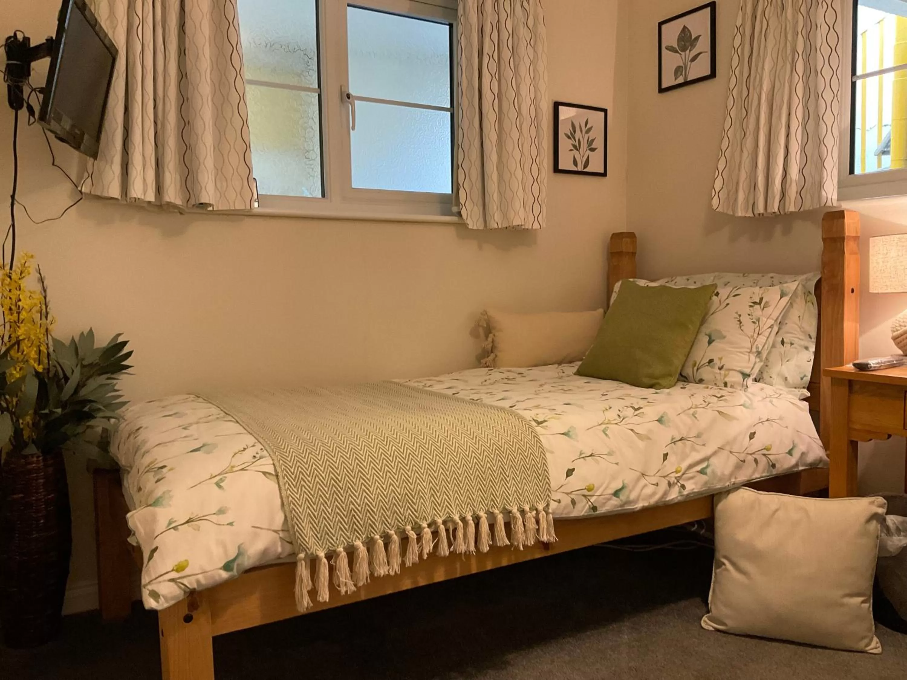 Photo of the whole room, Bed in The Great Grubb Bed & Breakfast