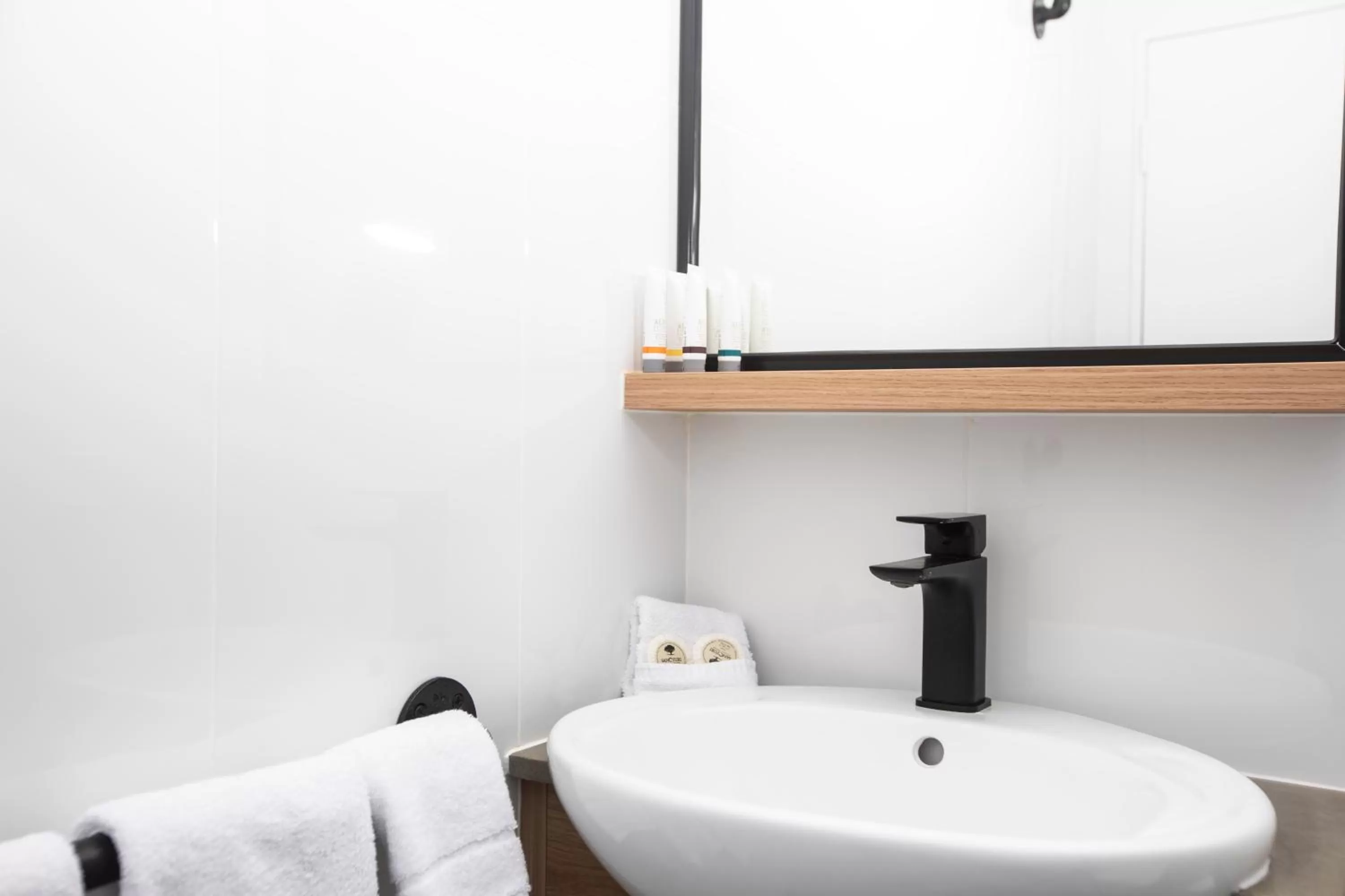 Bathroom in City Centre Motel Armidale