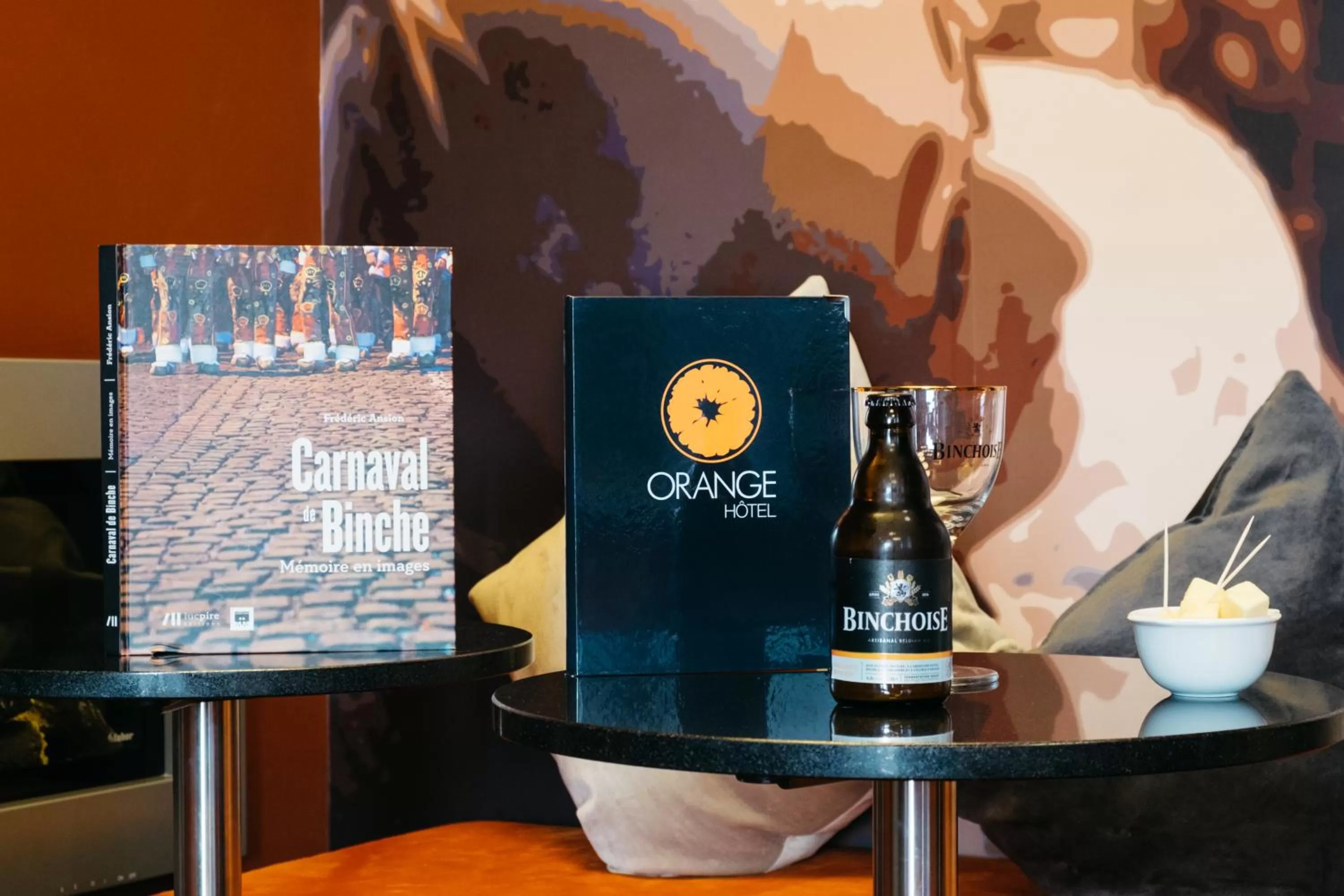 Lounge or bar in Orange Hotel La Louvière