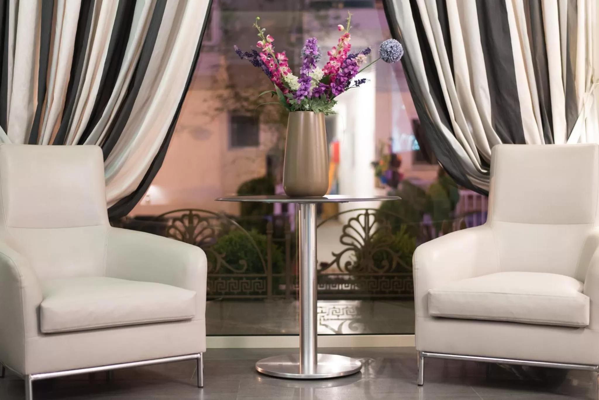 Decorative detail in Hotel Olympos