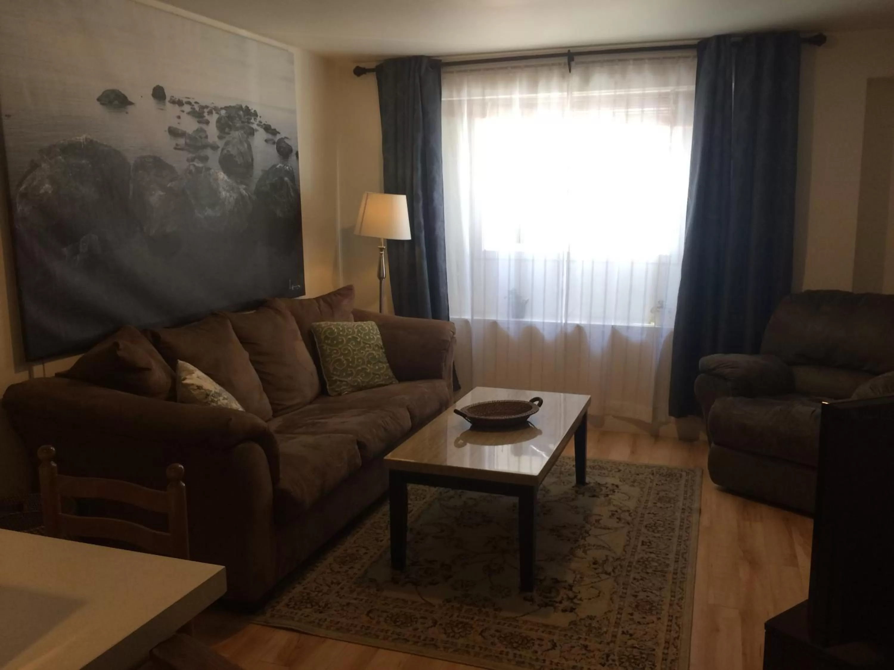 Black Rooster Guesthouse