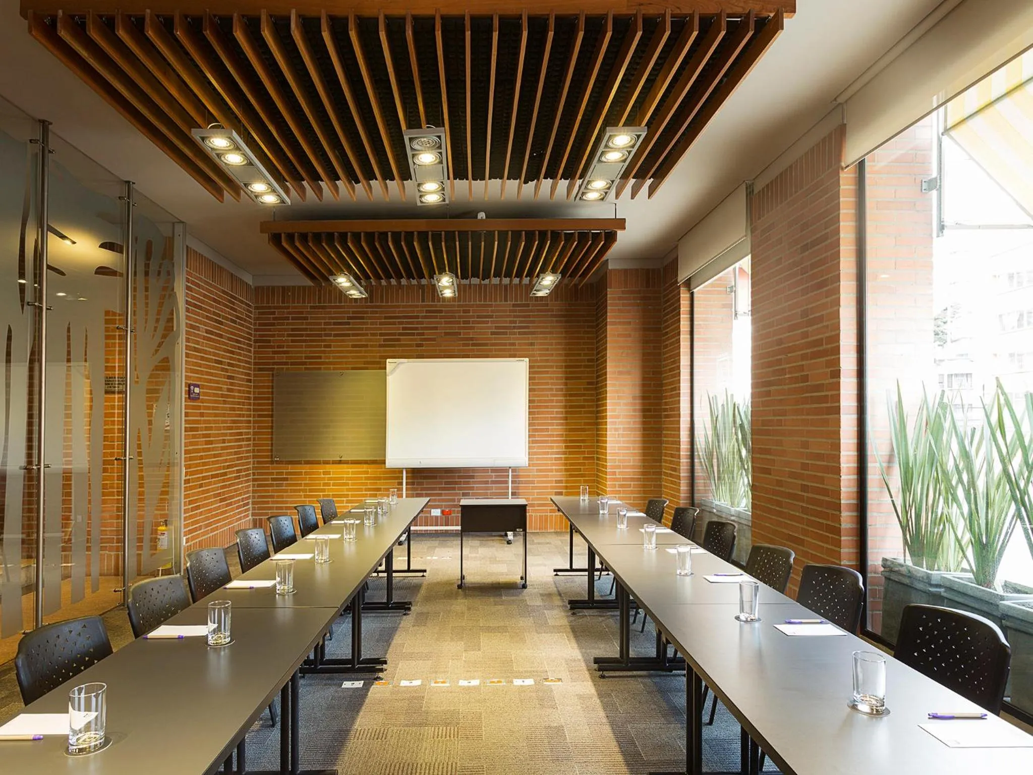 Meeting/conference room in Mercure Bogota BH Zona Financiera