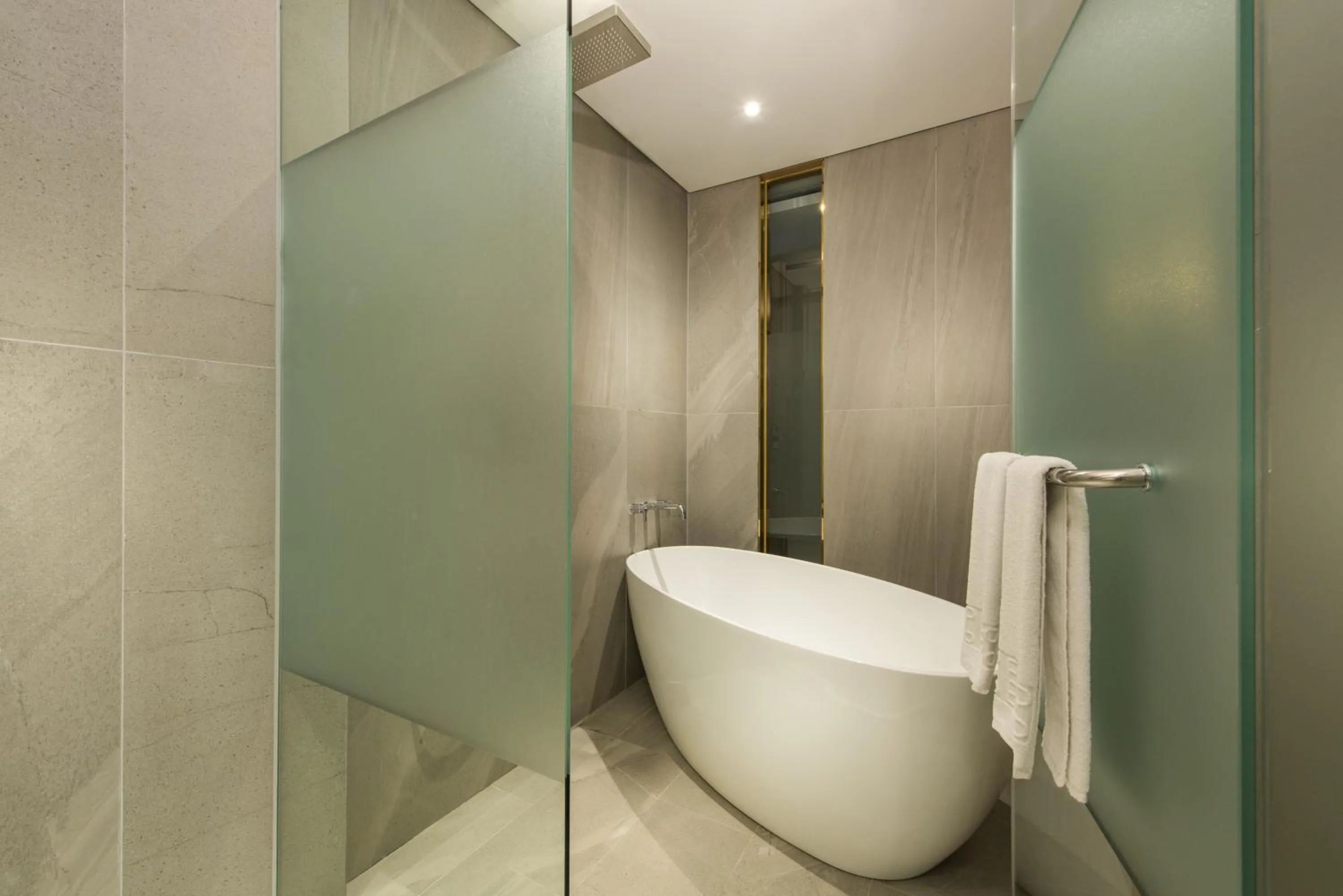 Bathroom in Hotel Peyto Samseong