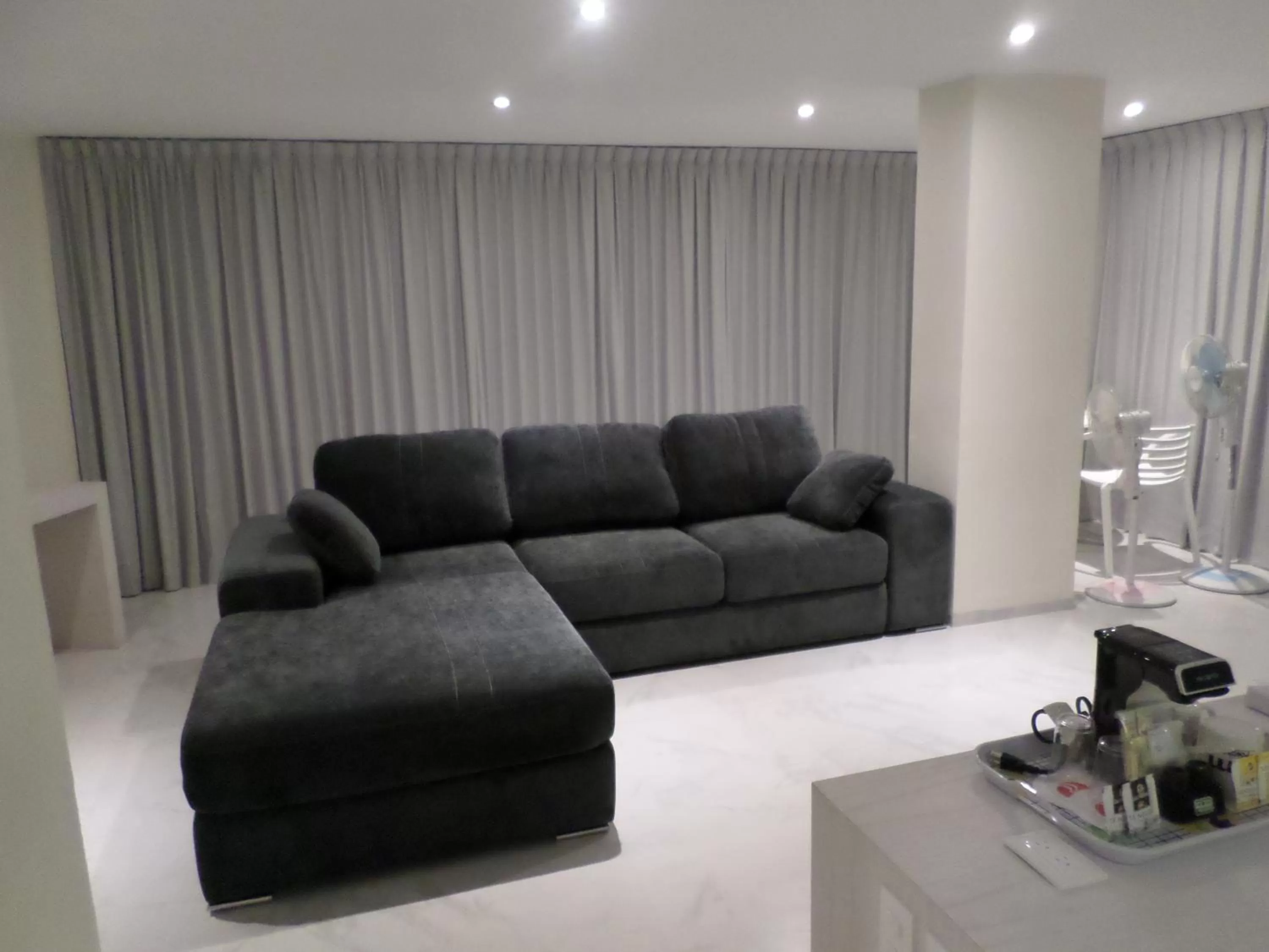 Seating area in We Hotel Acapulco