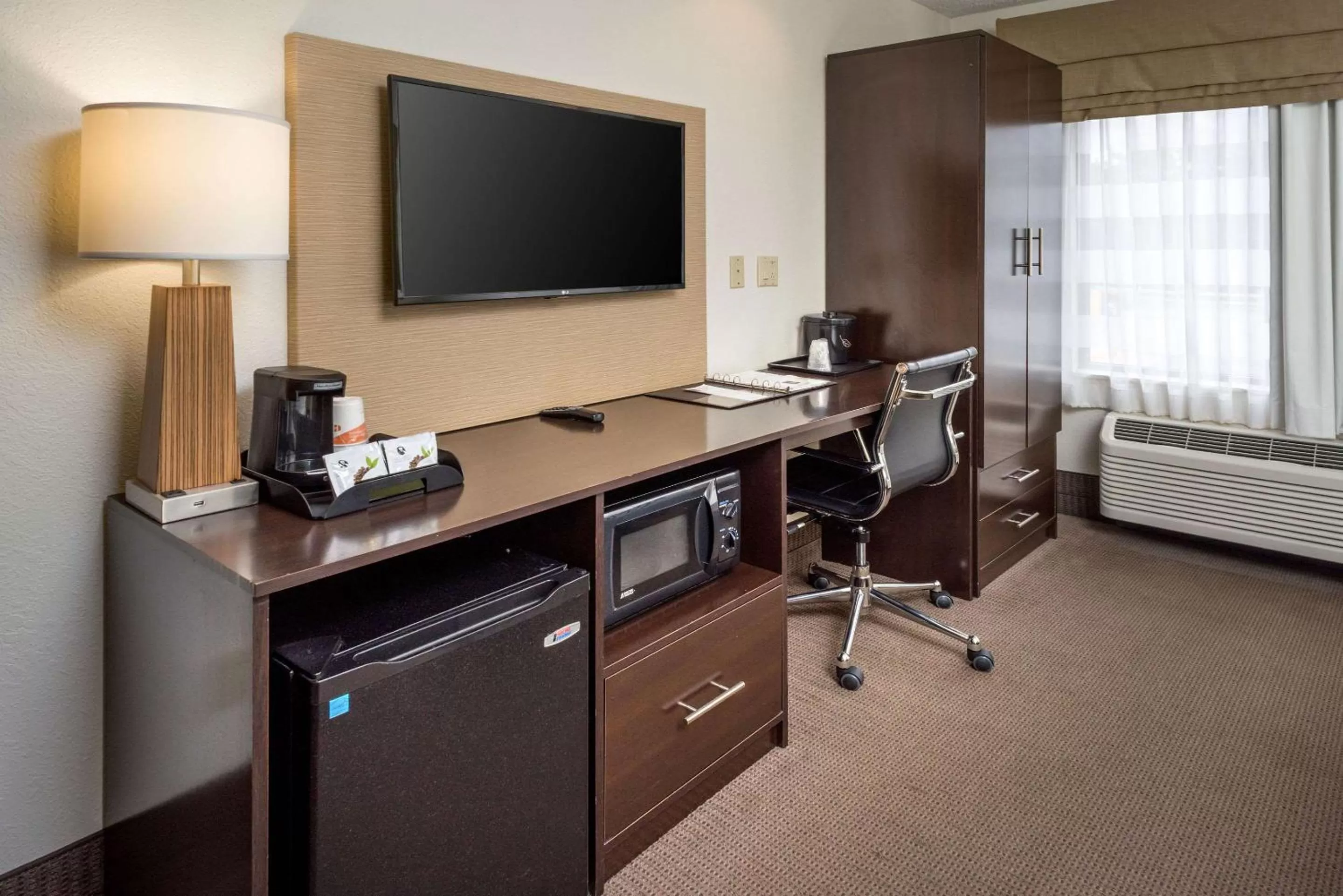 Photo of the whole room in Sleep Inn Charleston North