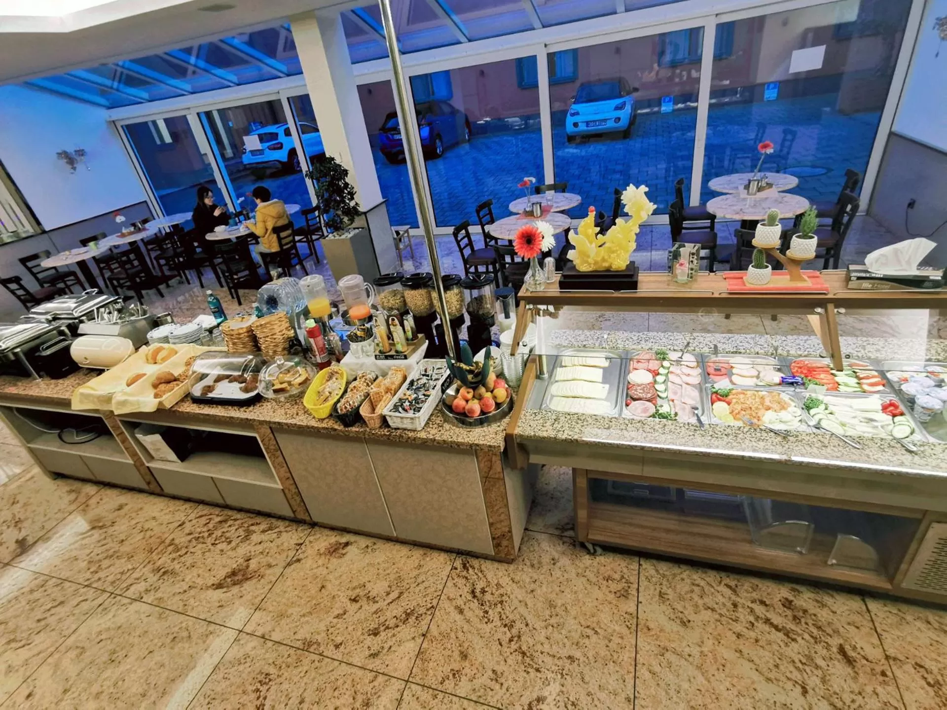 Food and drinks in Hotel Fortune