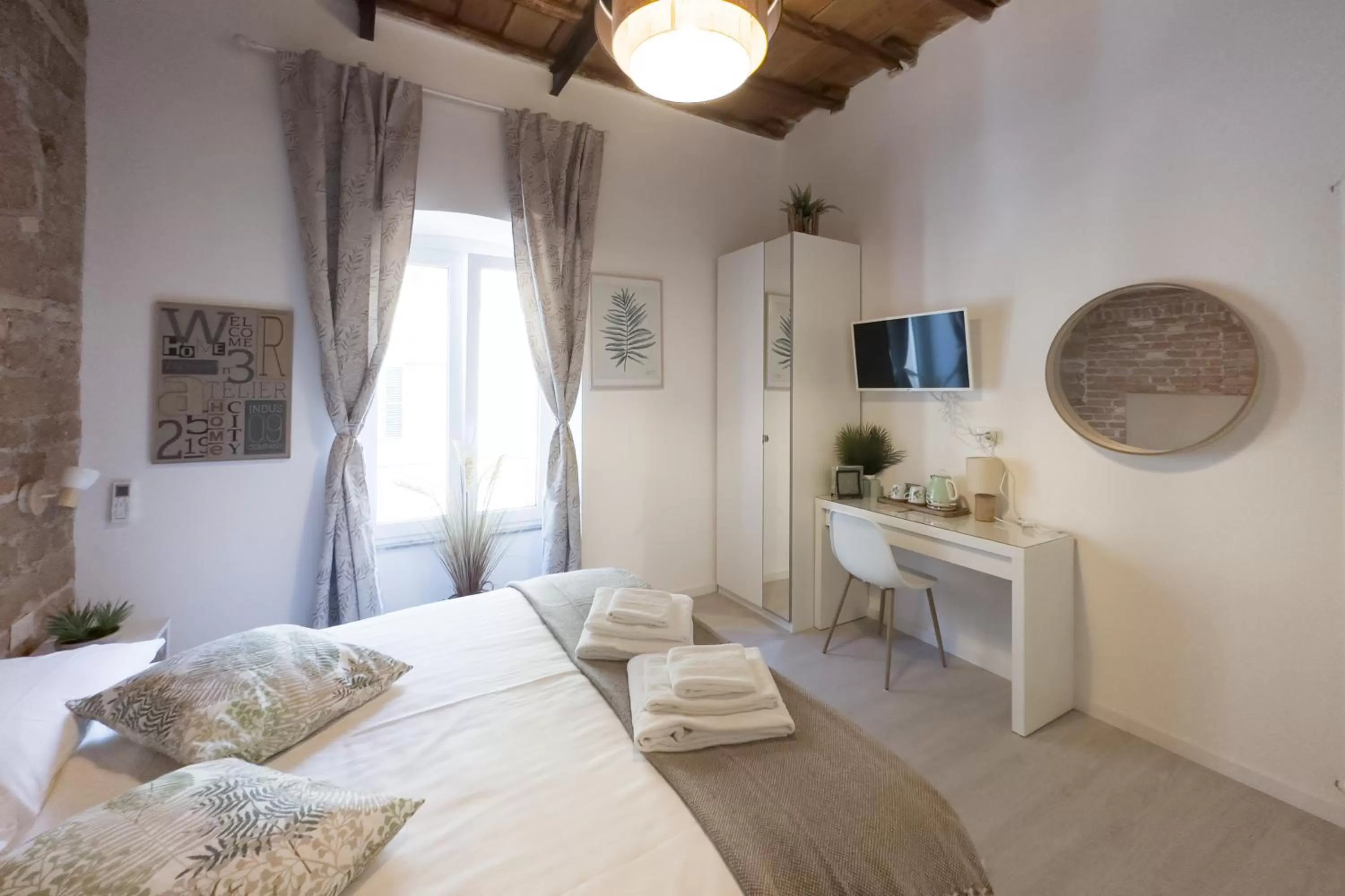 Bed in White Ostilia B&B