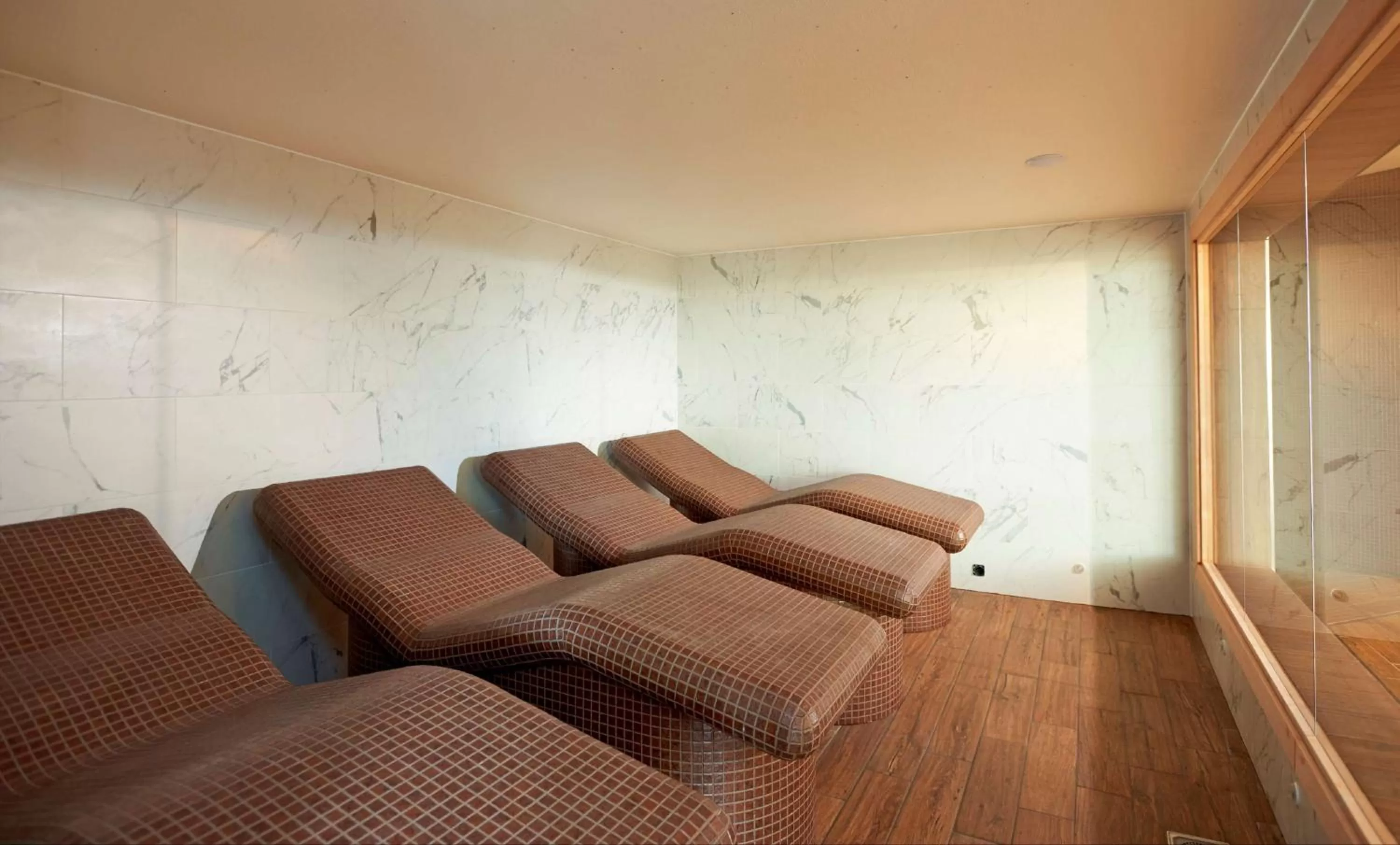 Spa and wellness centre/facilities in Hilton Southampton - Utilita Bowl