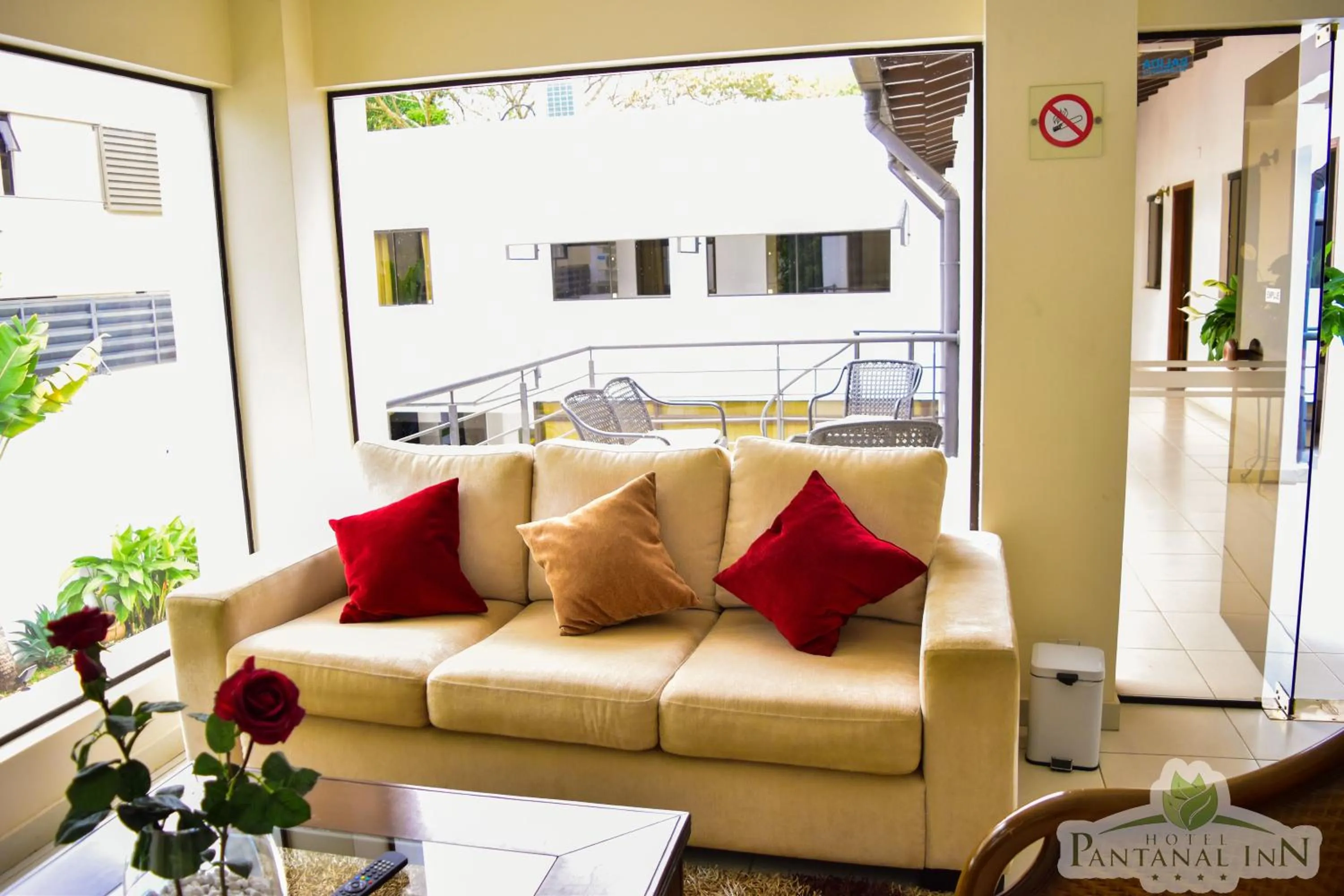 Communal lounge/ TV room, Seating Area in Hotel Pantanal Inn