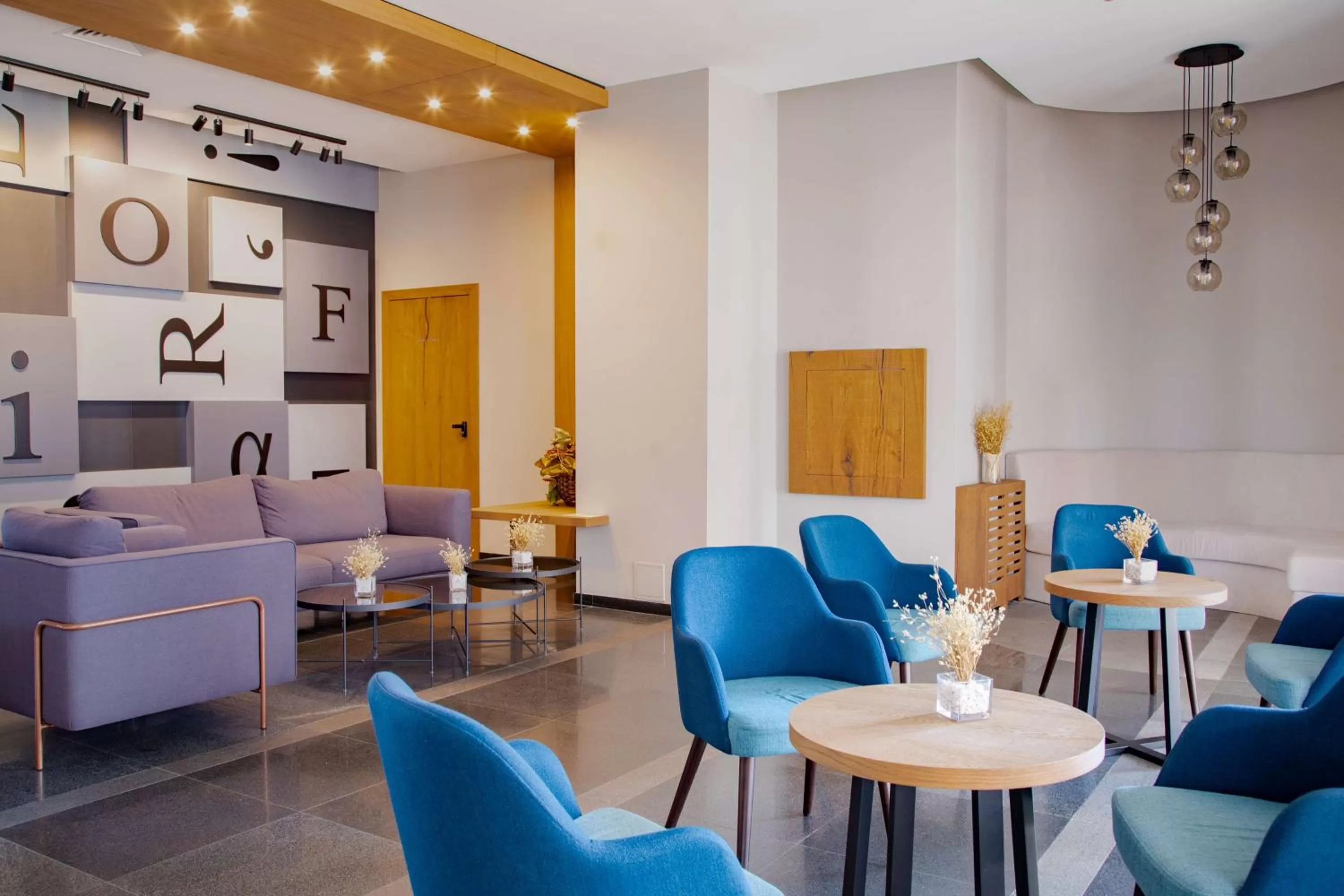 Lobby or reception in Metropolitan Hotel Sofia, a member of Radisson Individuals