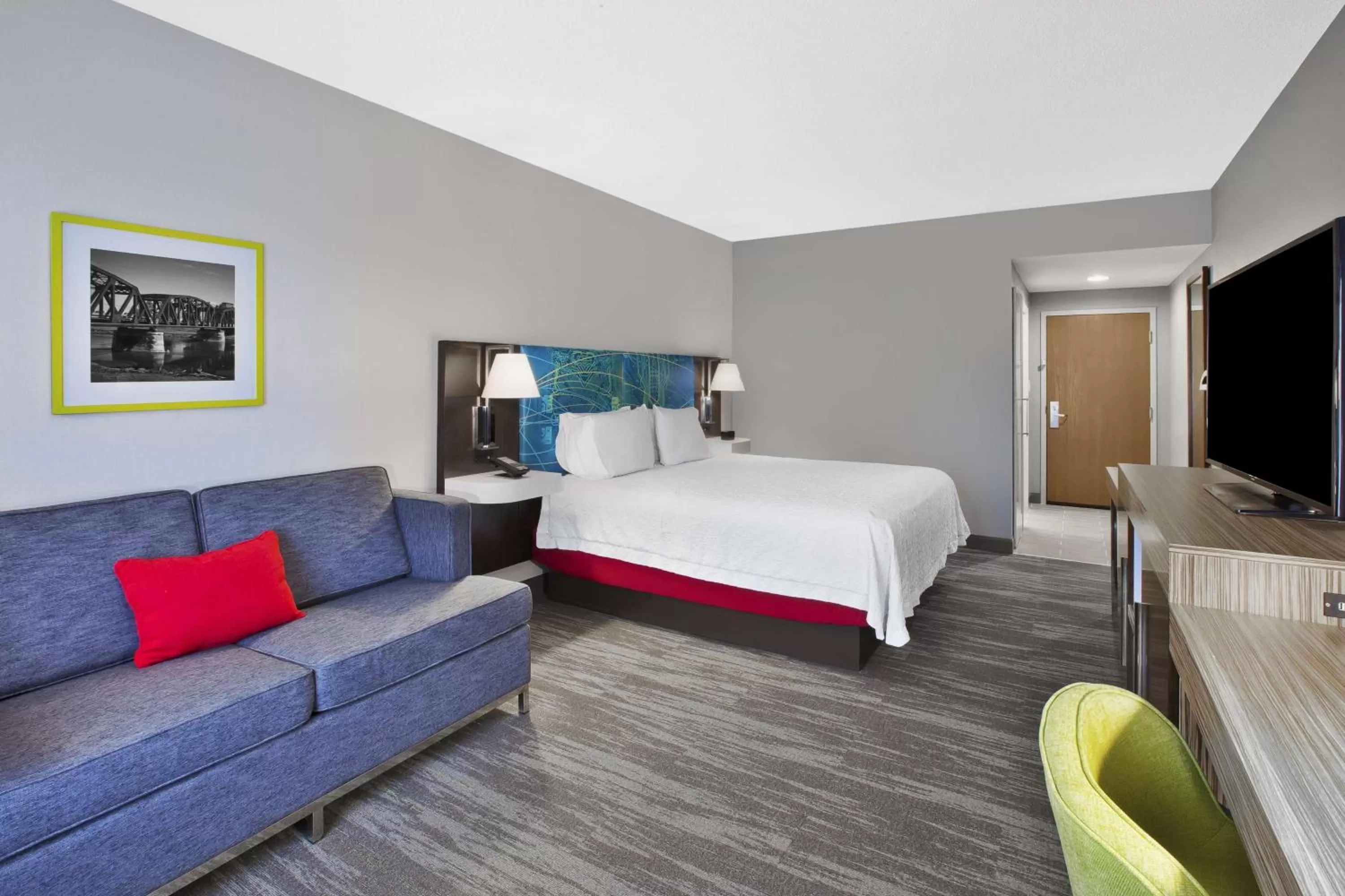 Bedroom, Bed in Hampton Inn & Suites Springboro