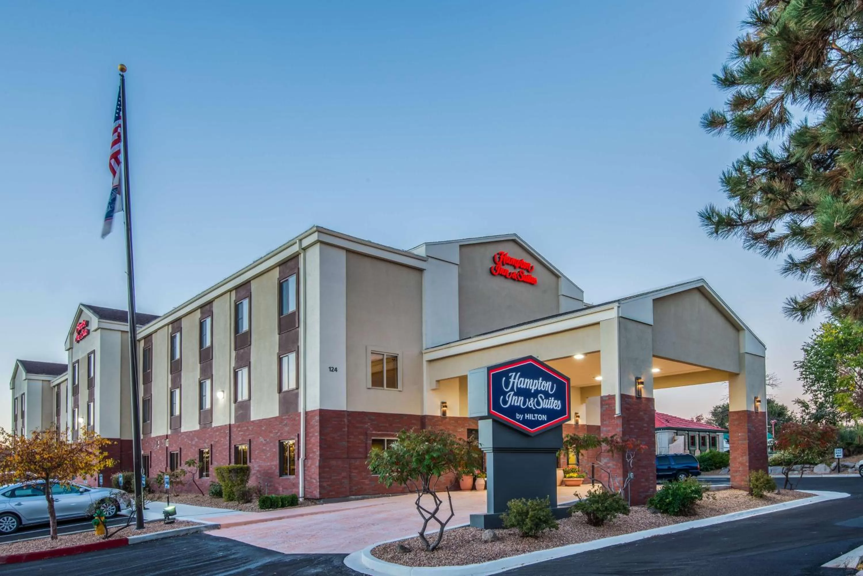 Property building in Hampton Inn & Suites Los Alamos