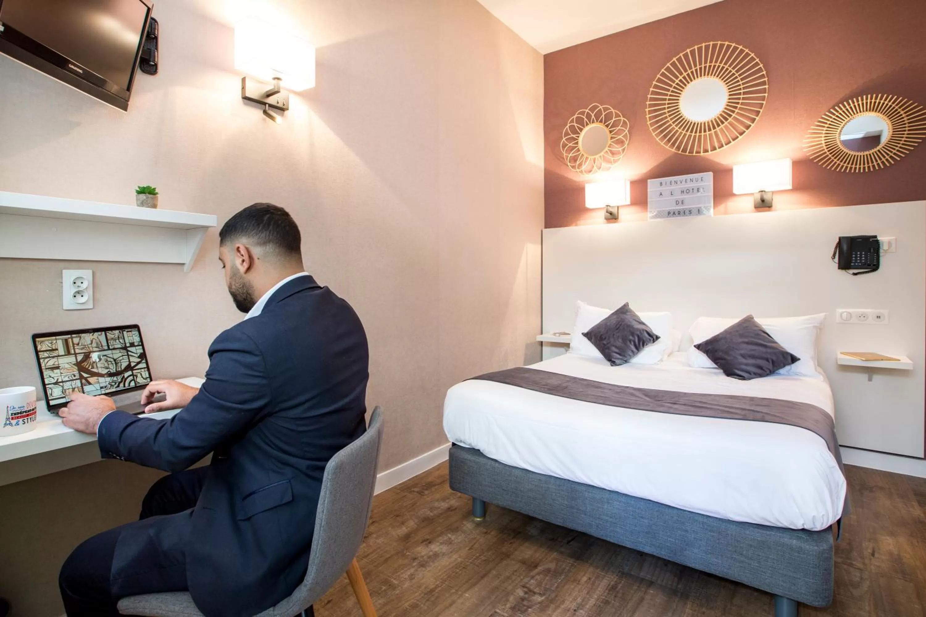 Photo of the whole room, Bed in HOTEL DE PARIS MONTPARNASSE