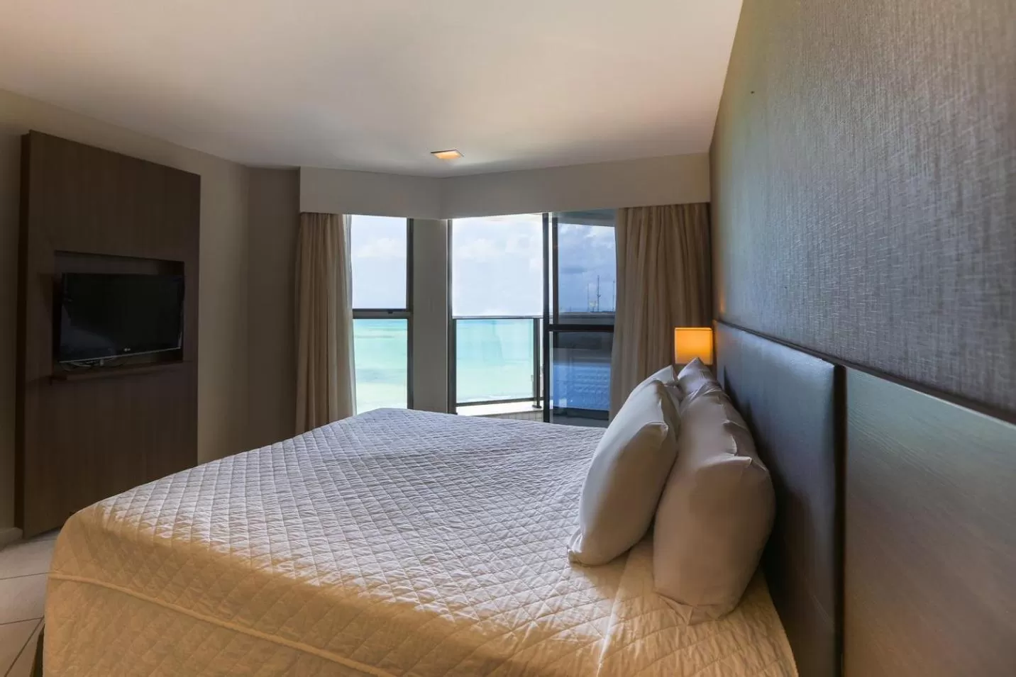 Photo of the whole room, Bed in Transamerica Prestige Recife - Boa Viagem