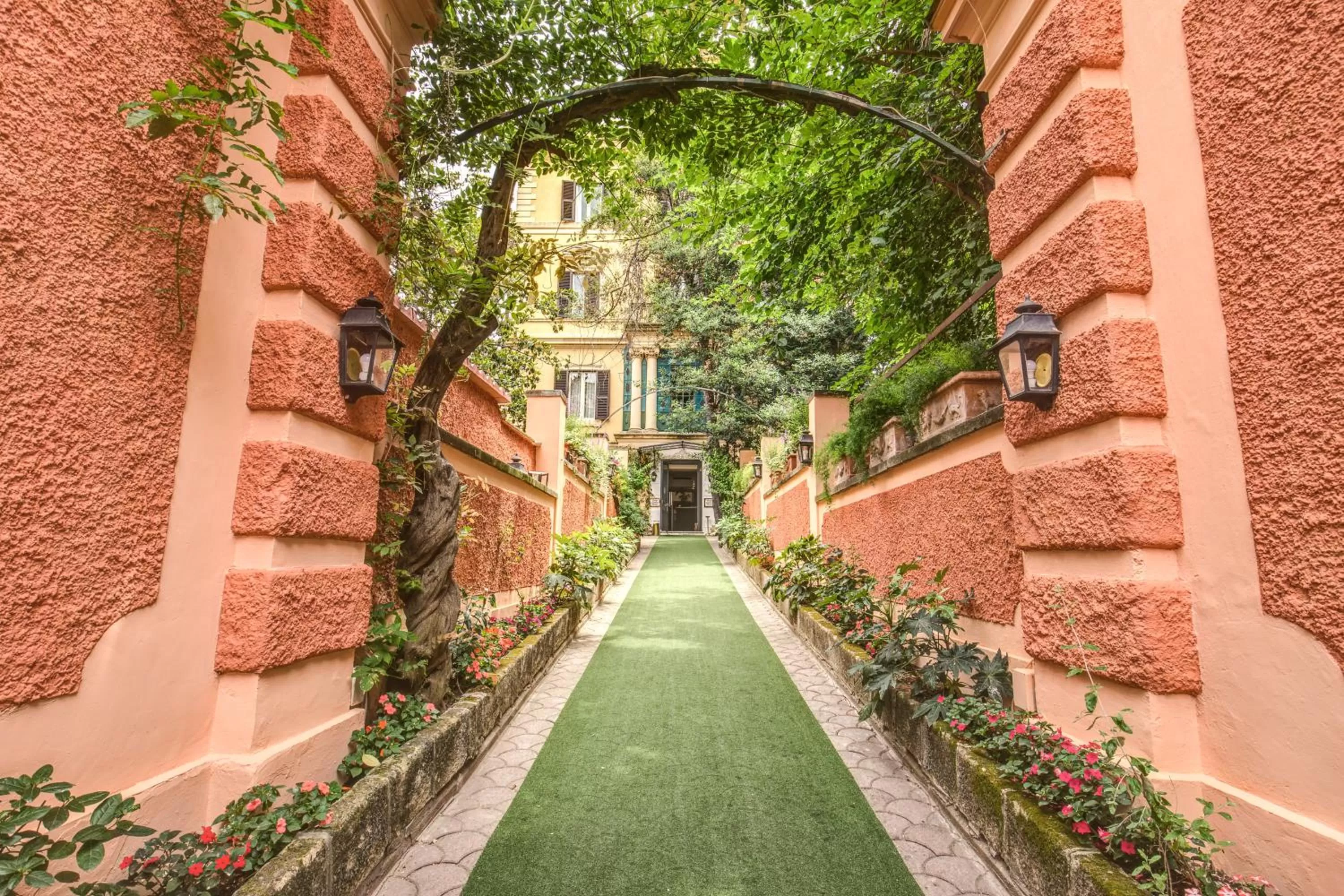 Facade/entrance in Rome Garden Hotel